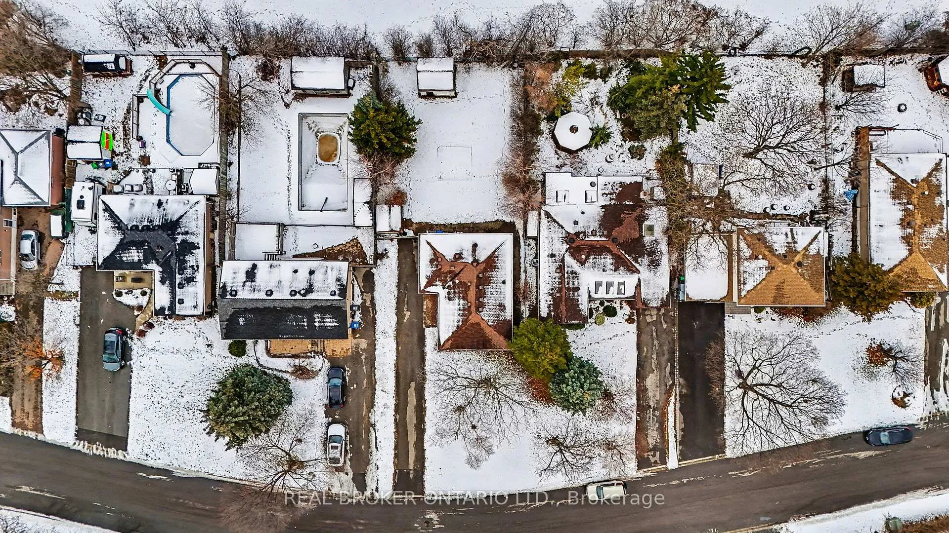 Photo 37 of 40 Flavian Crescent, Brampton, Southgate — HOMEH