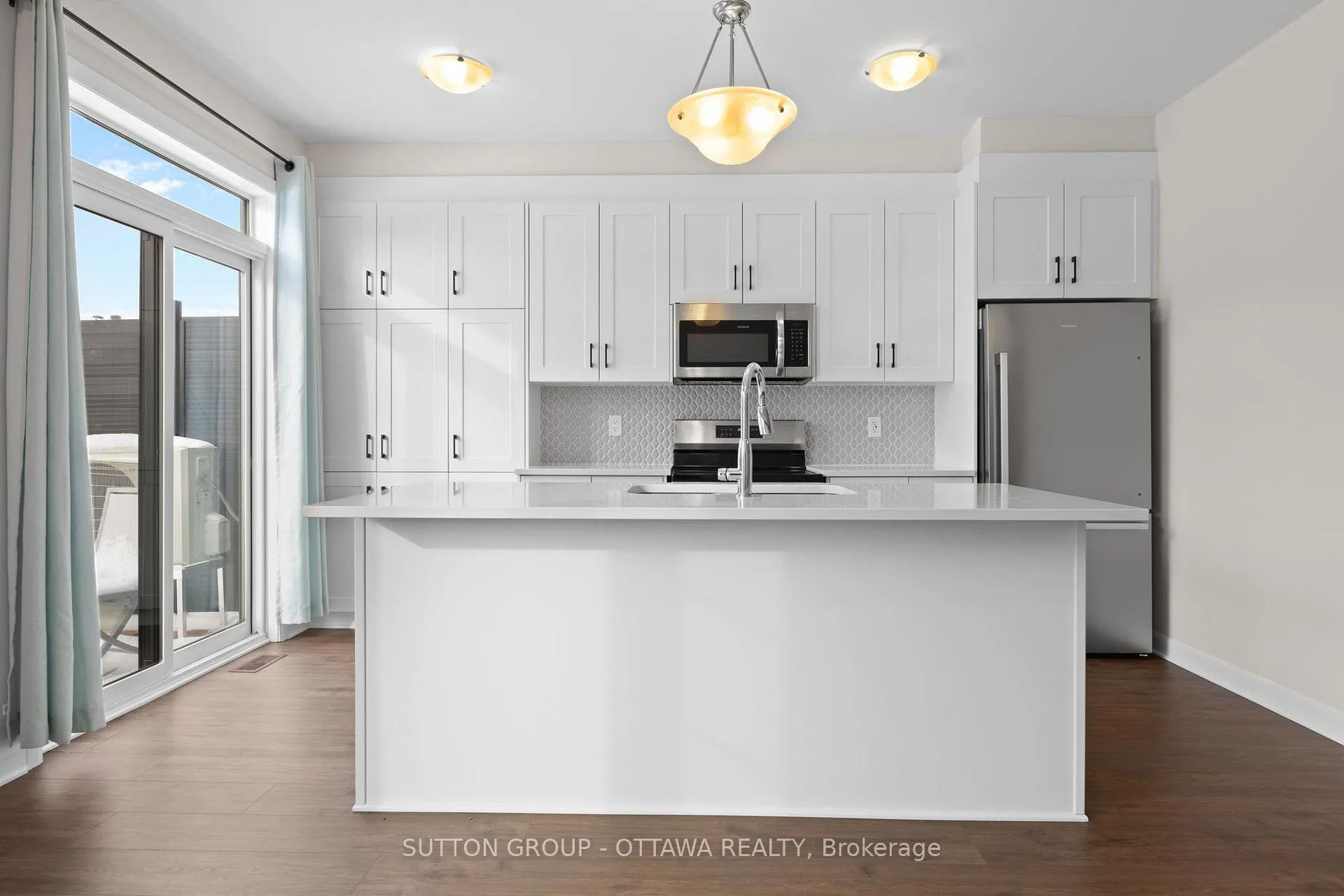 Photo 5 of 806 Glissade Grove, Ottawa, Avalon West — HOMEH