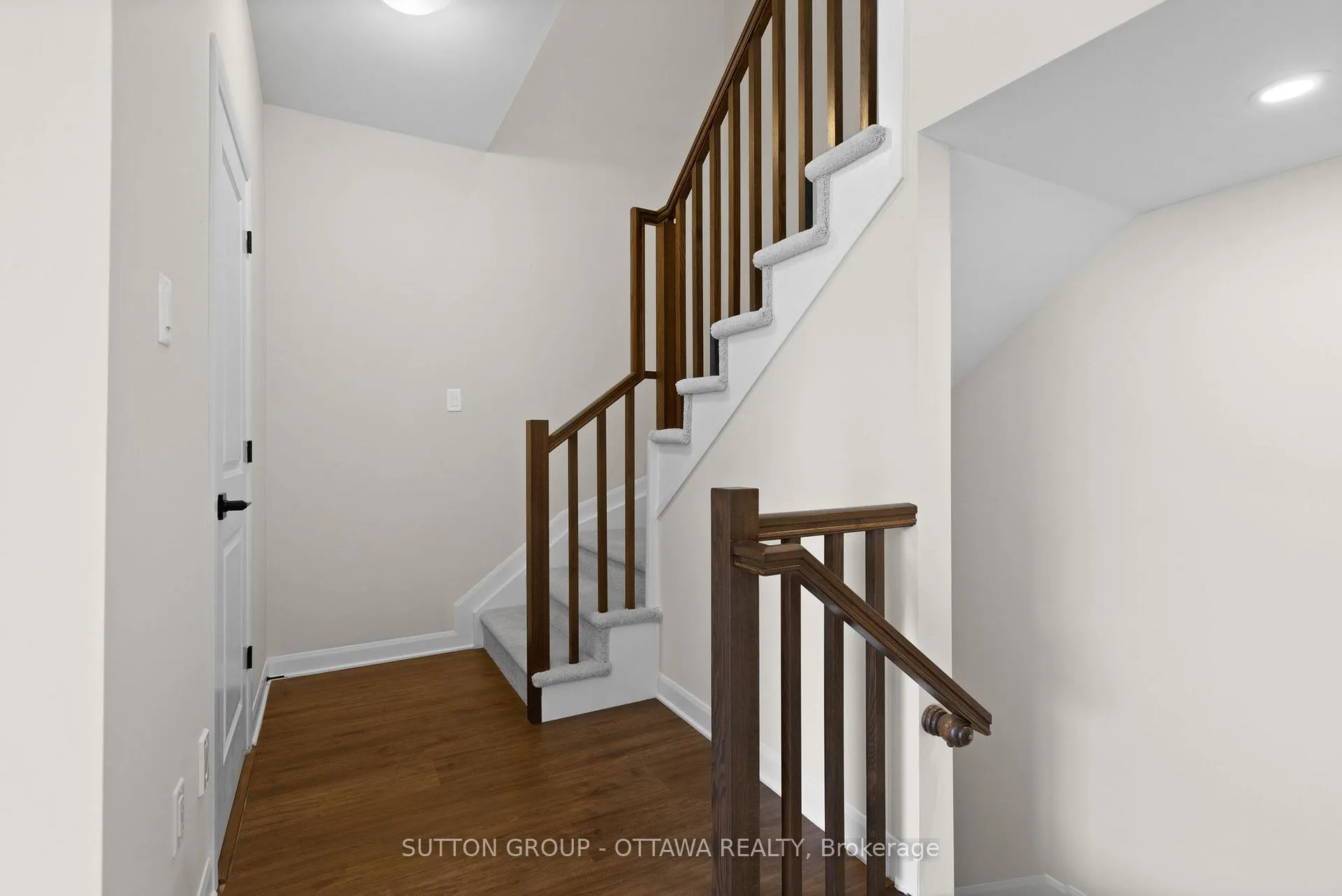 Photo 7 of 806 Glissade Grove, Ottawa, Avalon West — HOMEH