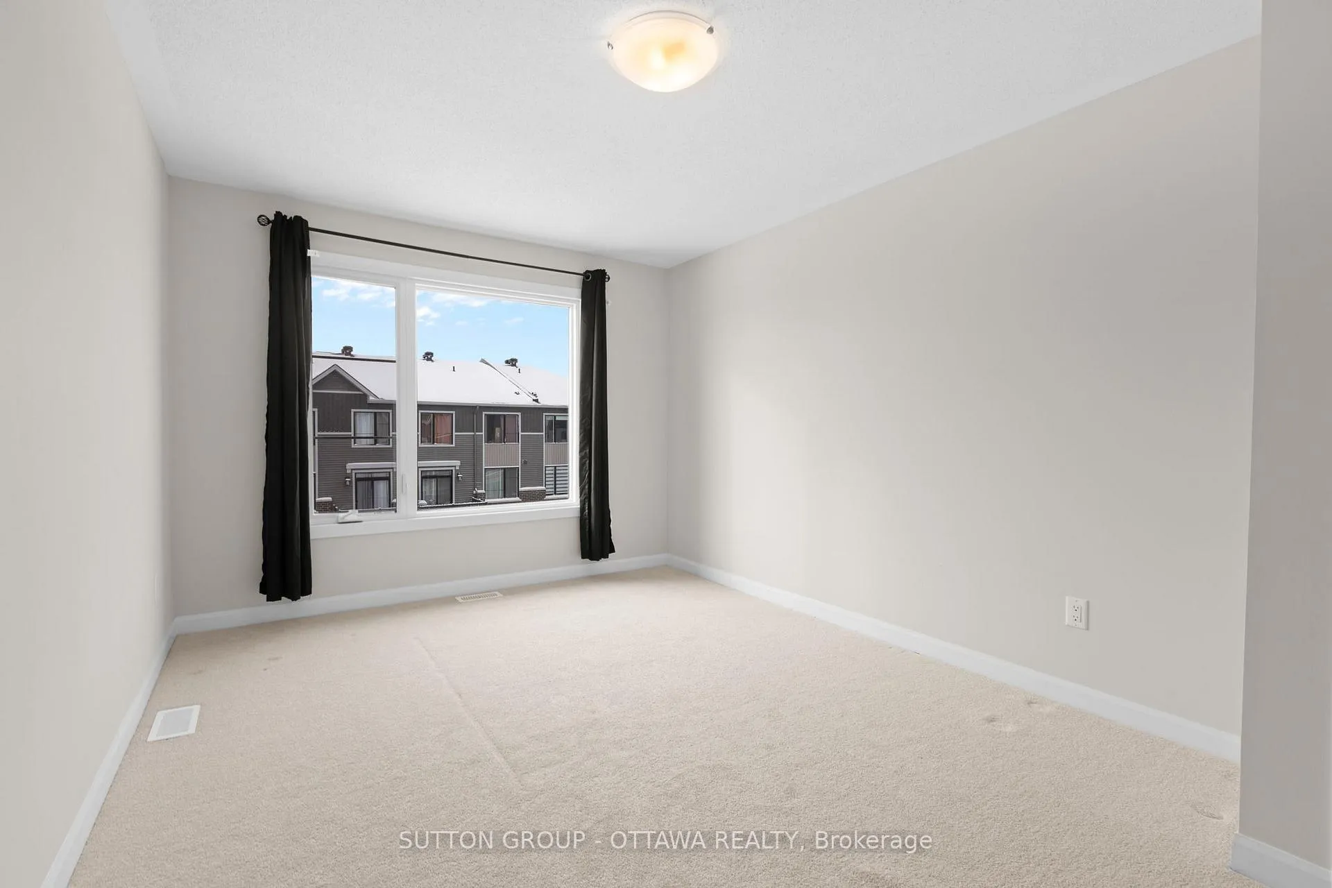 Photo 10 of 806 Glissade Grove, Ottawa, Avalon West — HOMEH