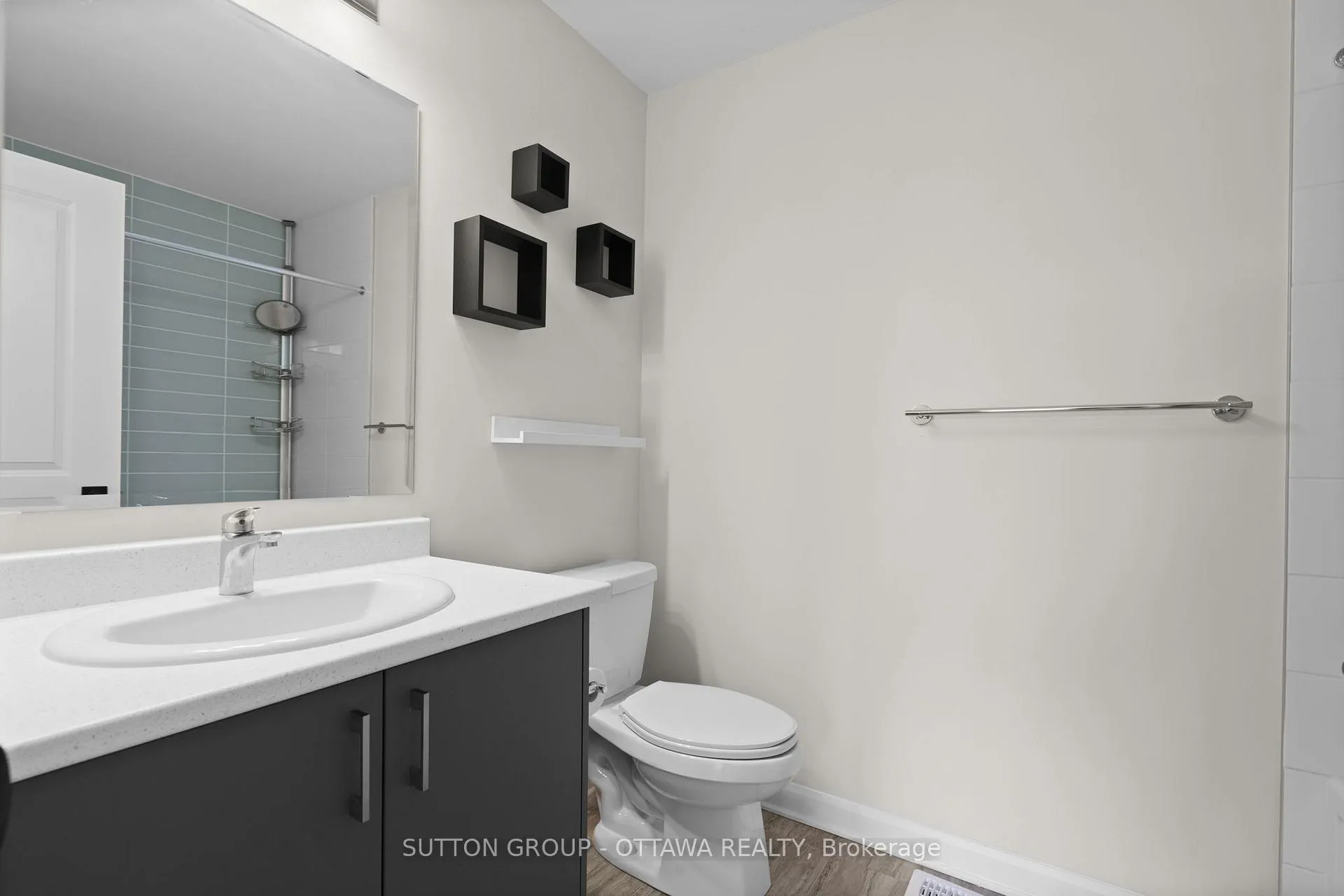 Photo 13 of 806 Glissade Grove, Ottawa, Avalon West — HOMEH
