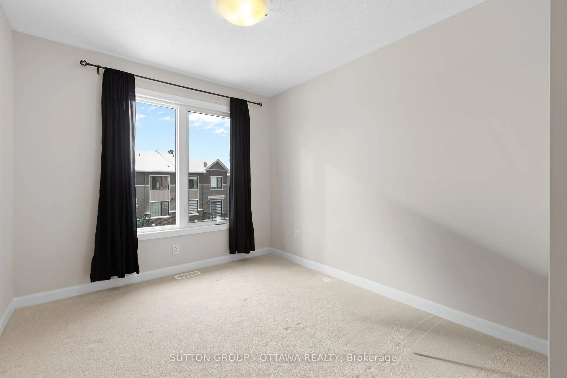 Photo 15 of 806 Glissade Grove, Ottawa, Avalon West — HOMEH