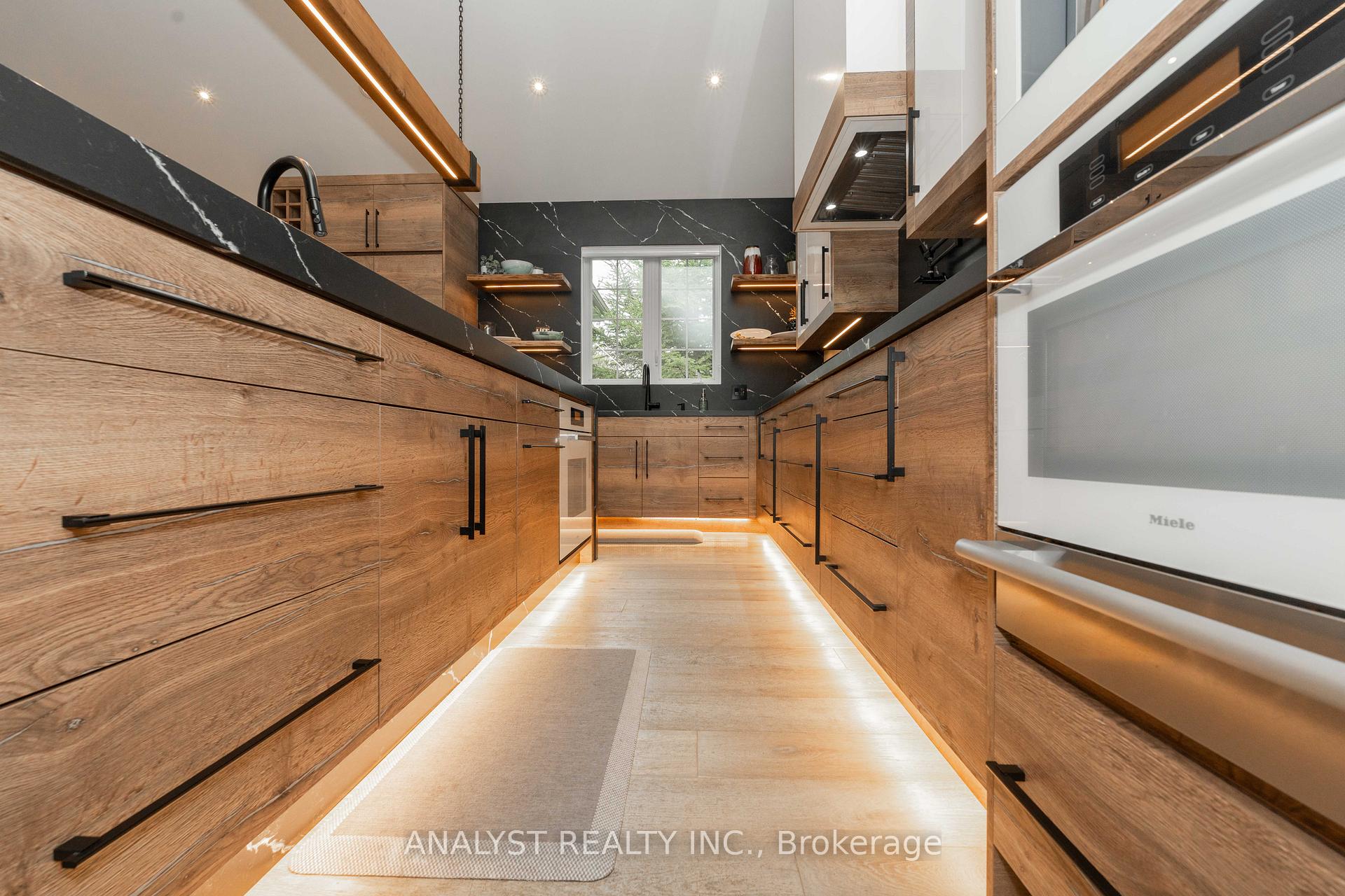 Photo 10 of 30 Lindale Avenue, Tiny, Rural Tiny — HOMEH