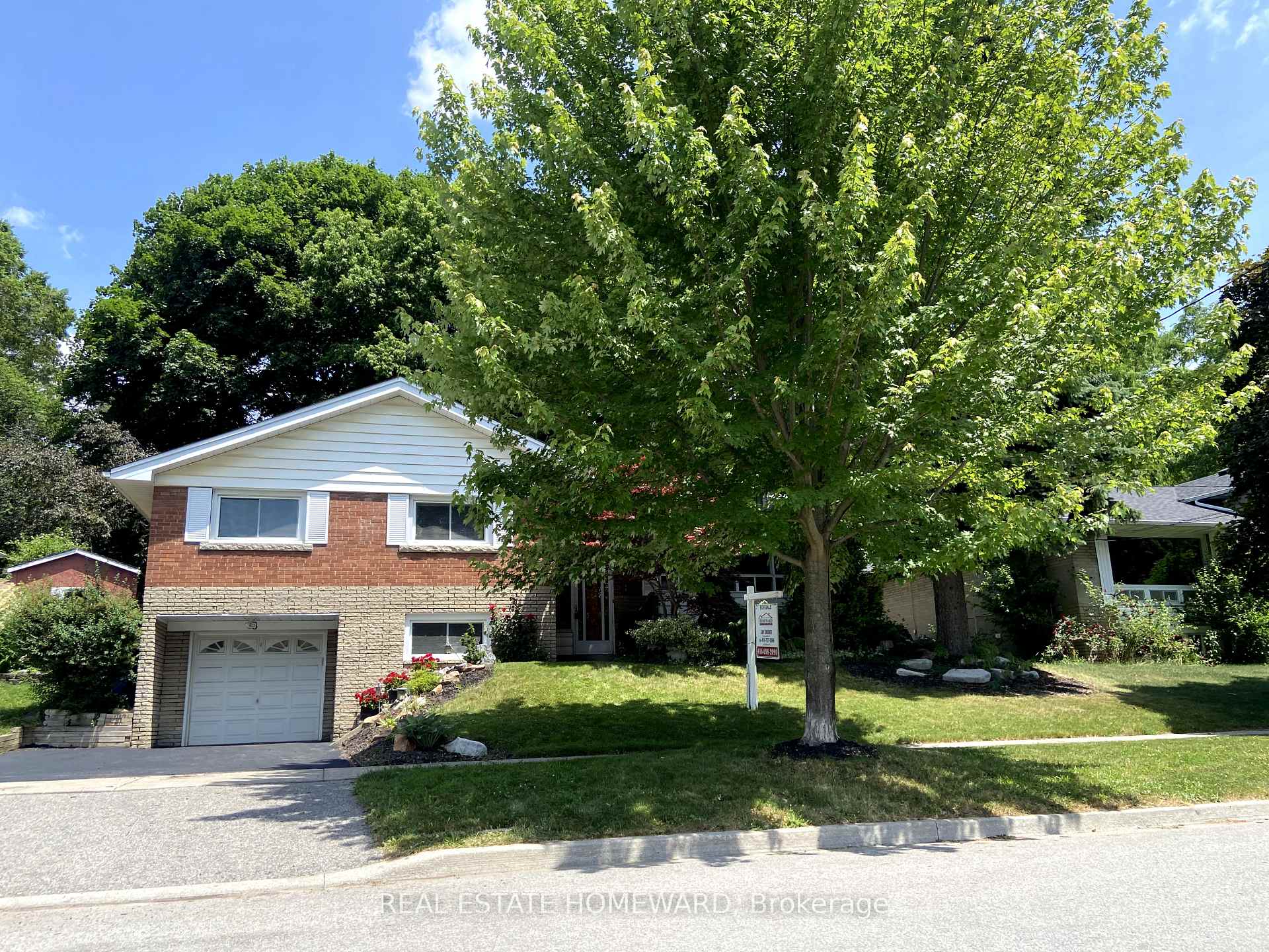 Photo 1 of 8 Burnview Crescent, Scarborough, Woburn — HOMEH
