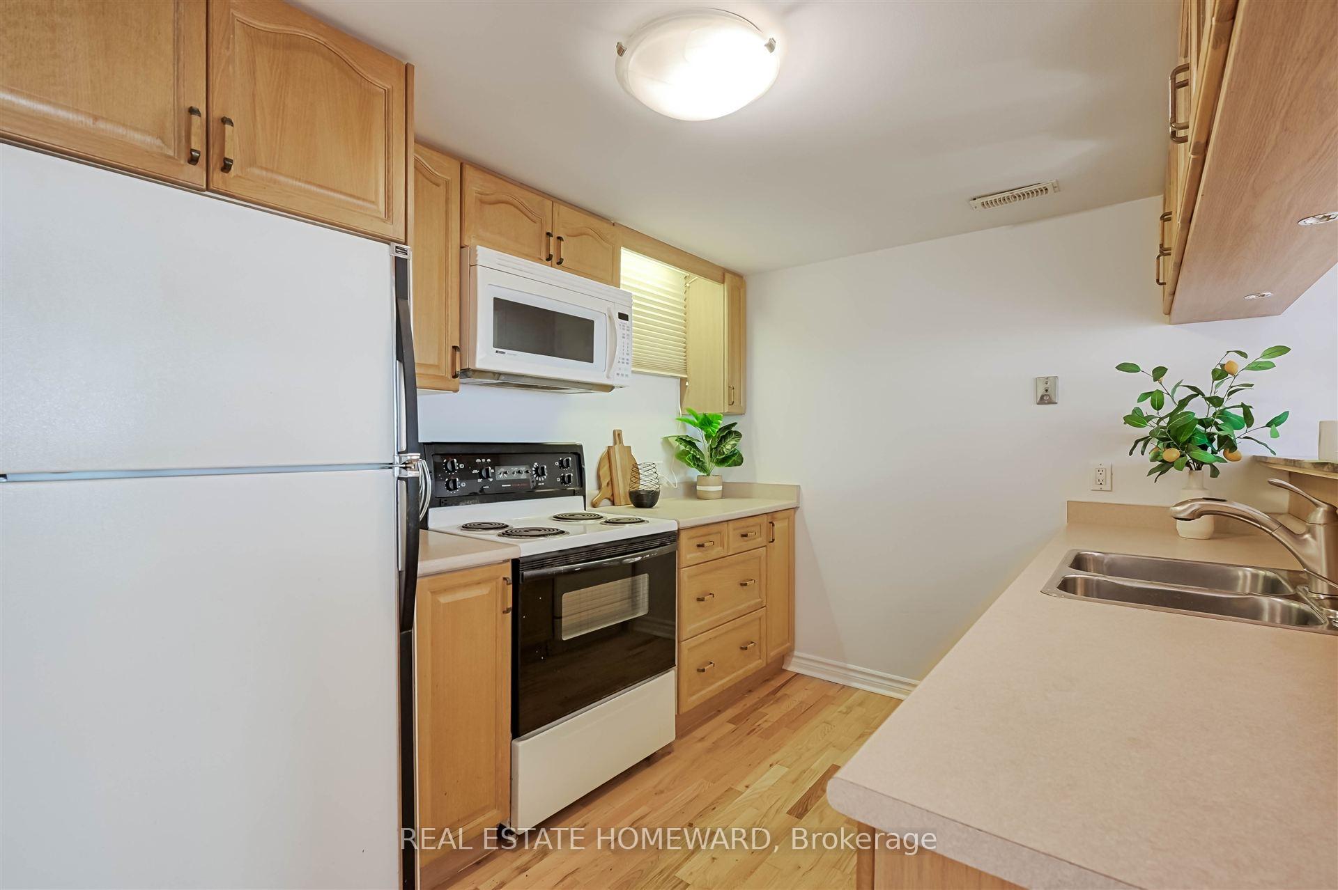 Photo 24 of 8 Burnview Crescent, Scarborough, Woburn — HOMEH
