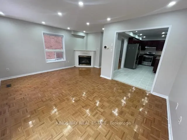 Photo 5 of 102 Lucena Crescent, Vaughan, Maple — HOMEH