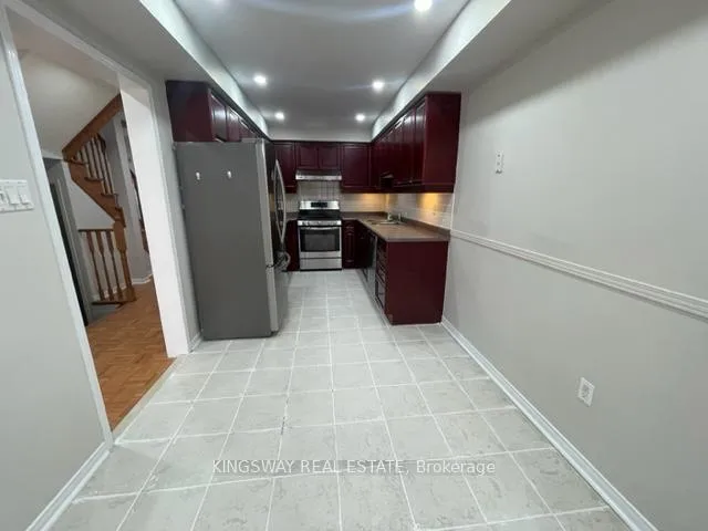 Photo 8 of 102 Lucena Crescent, Vaughan, Maple — HOMEH