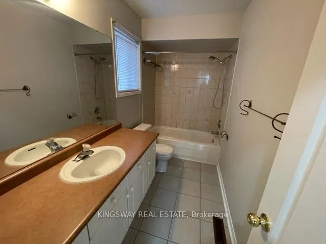 Photo 16 of 102 Lucena Crescent, Vaughan, Maple — HOMEH