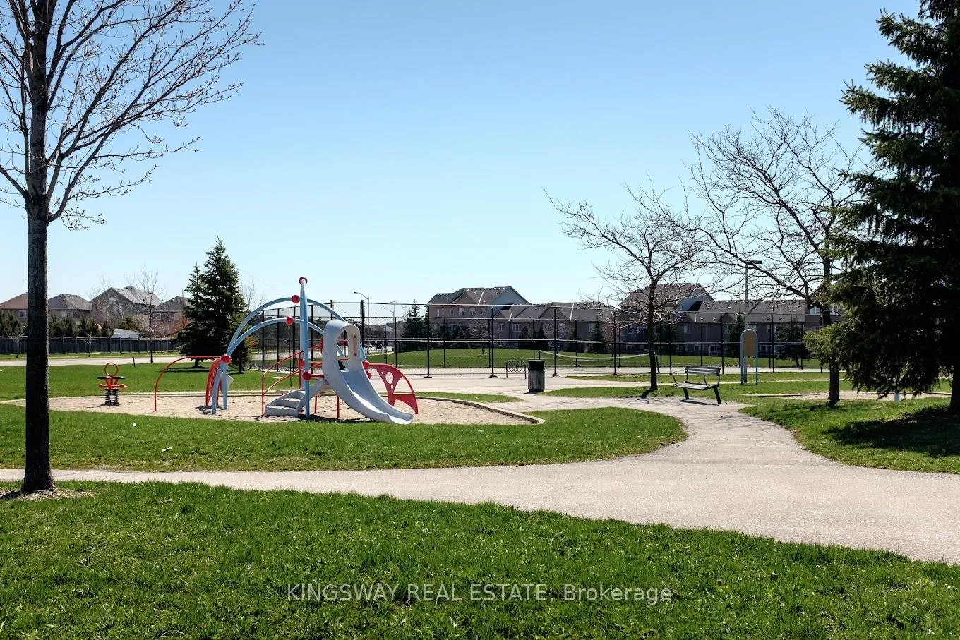 Photo 22 of 102 Lucena Crescent, Vaughan, Maple — HOMEH