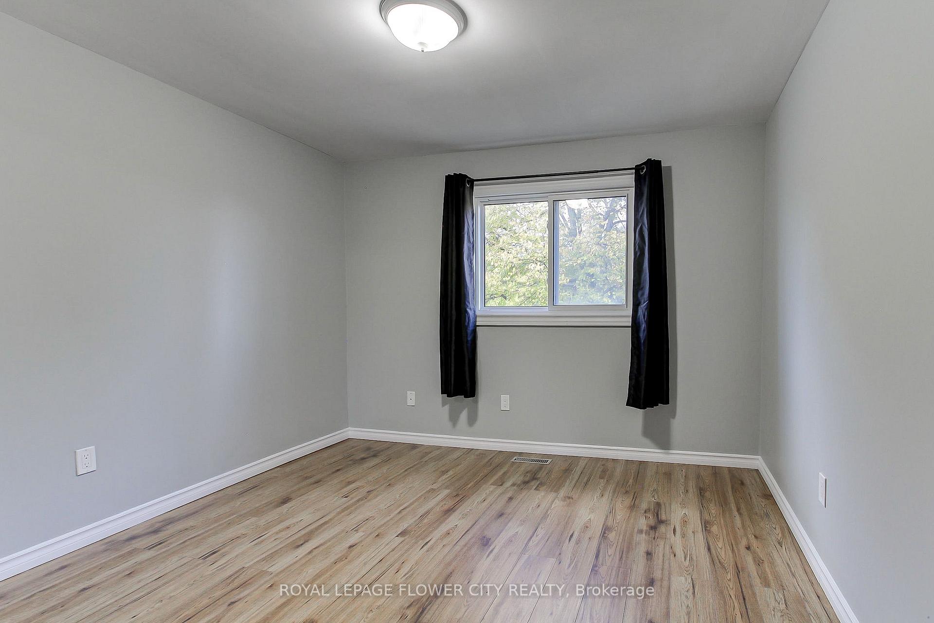 Photo 1 of 21 Brisbourne Grove, Scarborough, Malvern — HOMEH