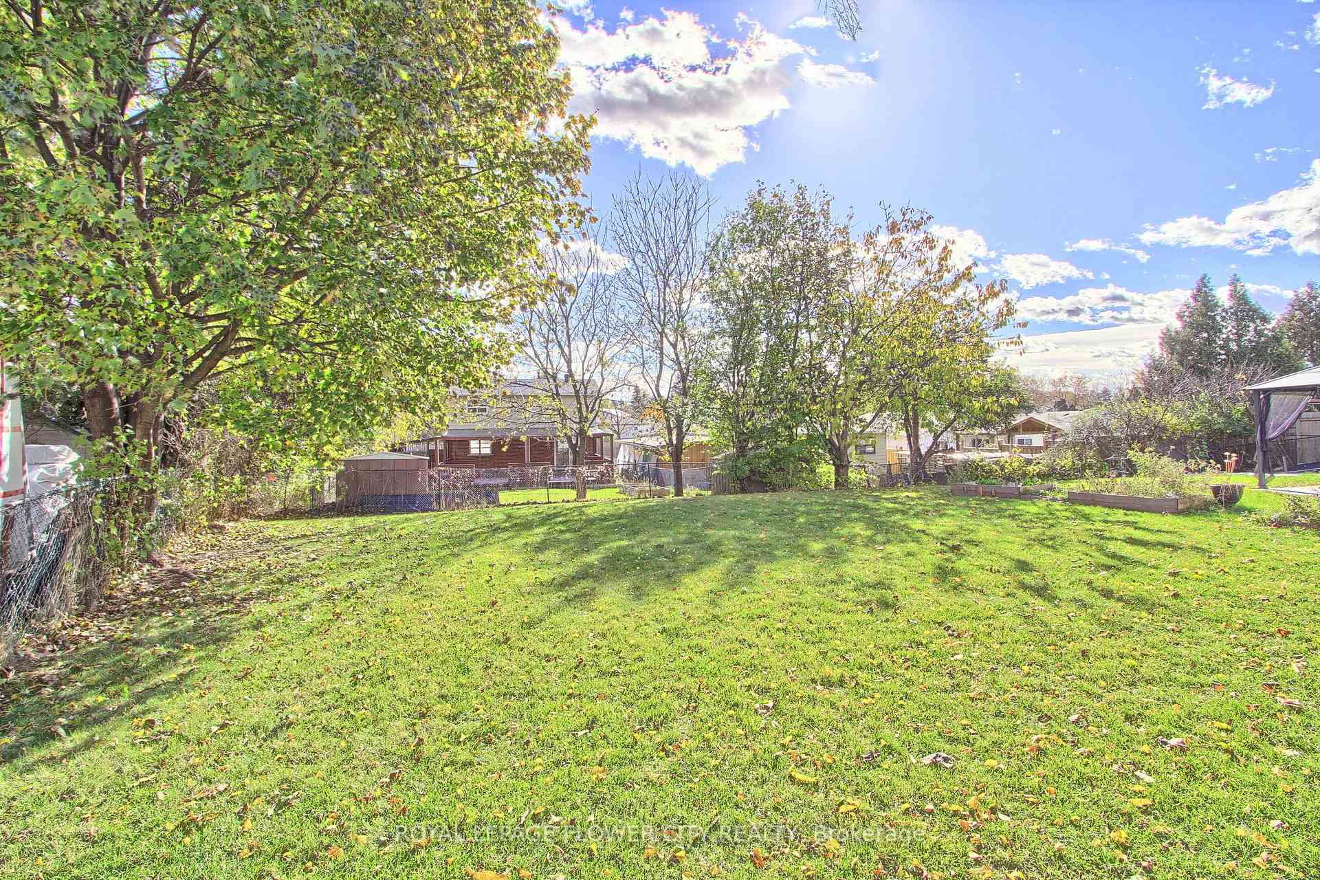 Photo 3 of 21 Brisbourne Grove, Scarborough, Malvern — HOMEH