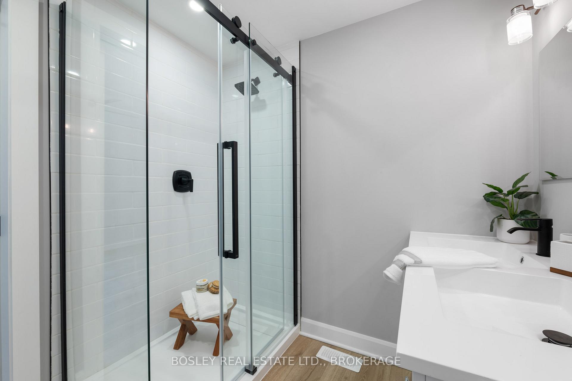 Photo 11 of 184 Keefer Road, Thorold, Confederation Heights — HOMEH