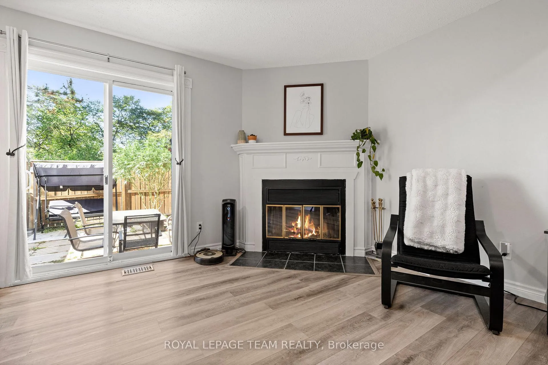 Photo 10 of 1578 Cheevers Crescent, Ottawa, Fallingbrook/Pineridge — HOMEH