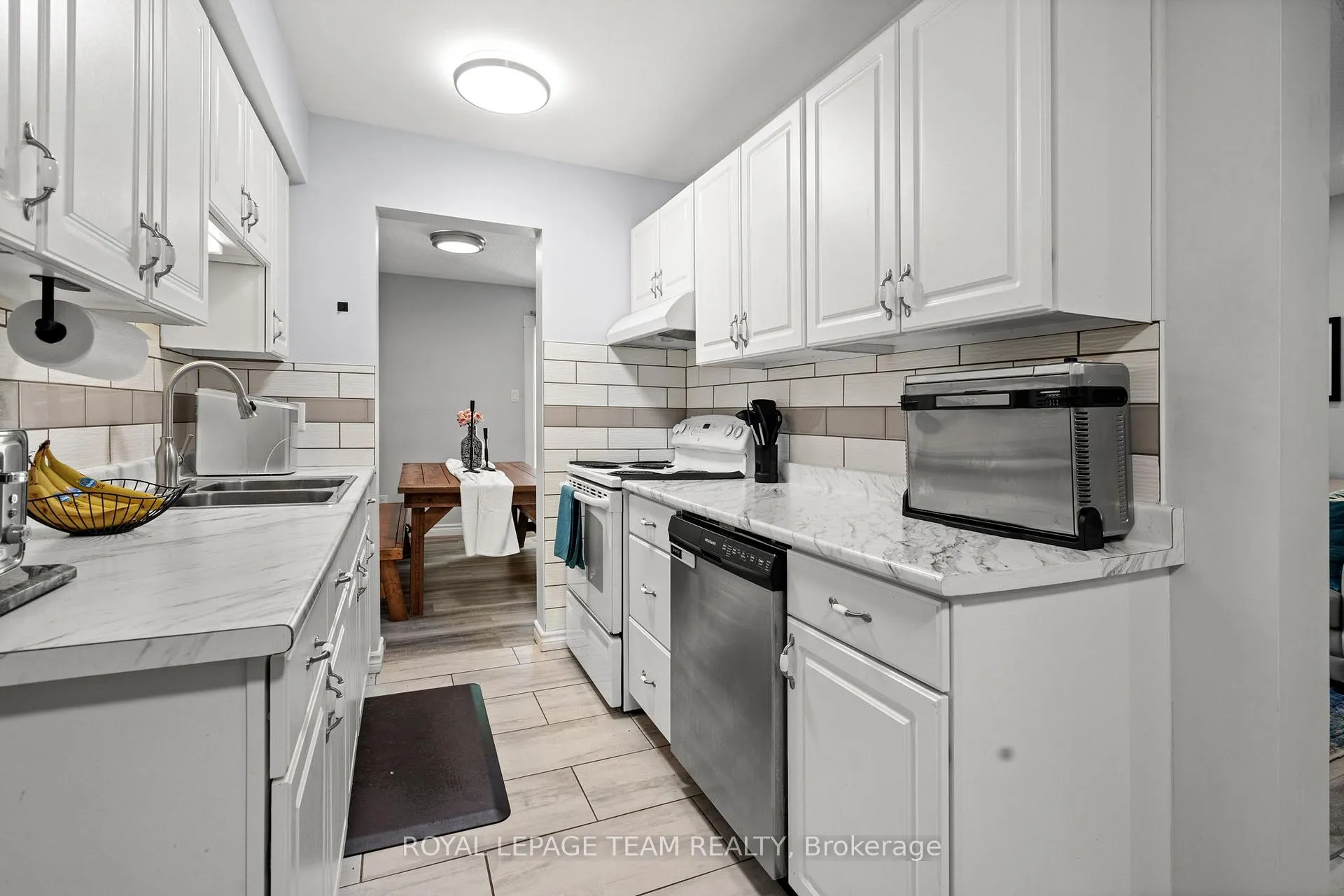 Photo 12 of 1578 Cheevers Crescent, Ottawa, Fallingbrook/Pineridge — HOMEH