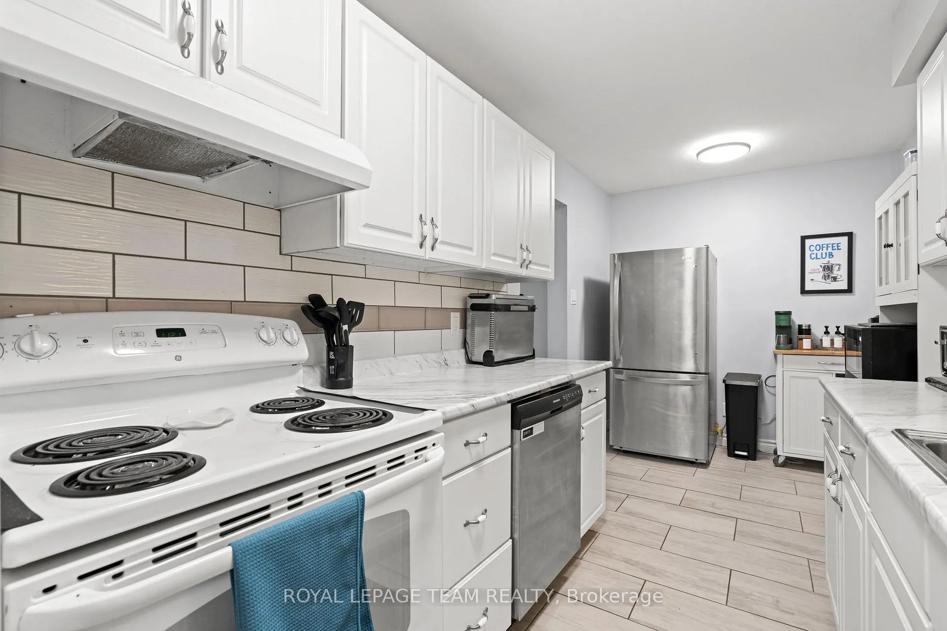 Photo 14 of 1578 Cheevers Crescent, Ottawa, Fallingbrook/Pineridge — HOMEH