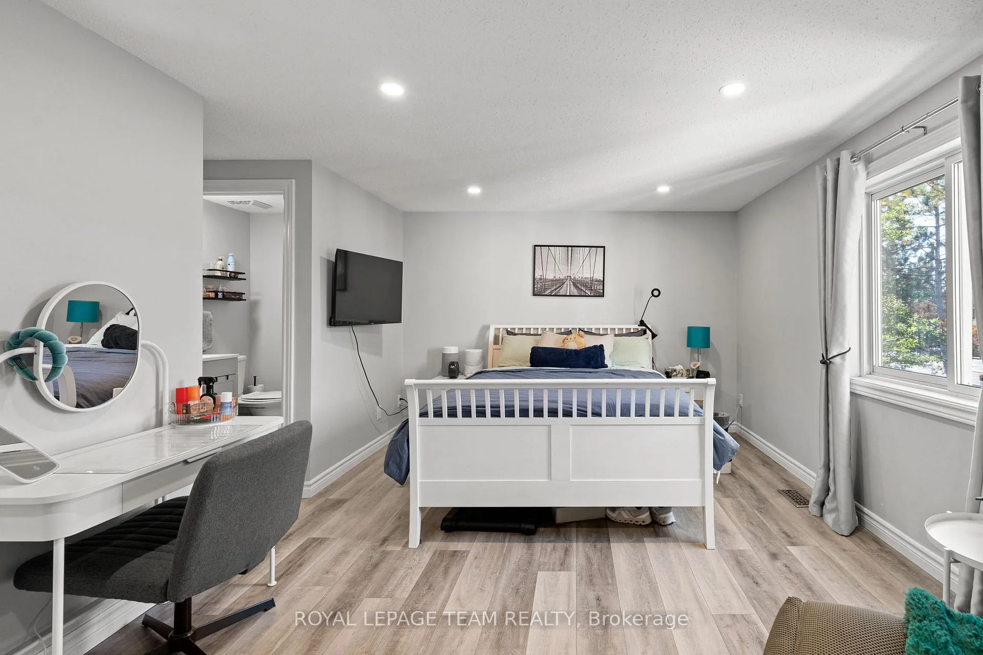 Photo 20 of 1578 Cheevers Crescent, Ottawa, Fallingbrook/Pineridge — HOMEH