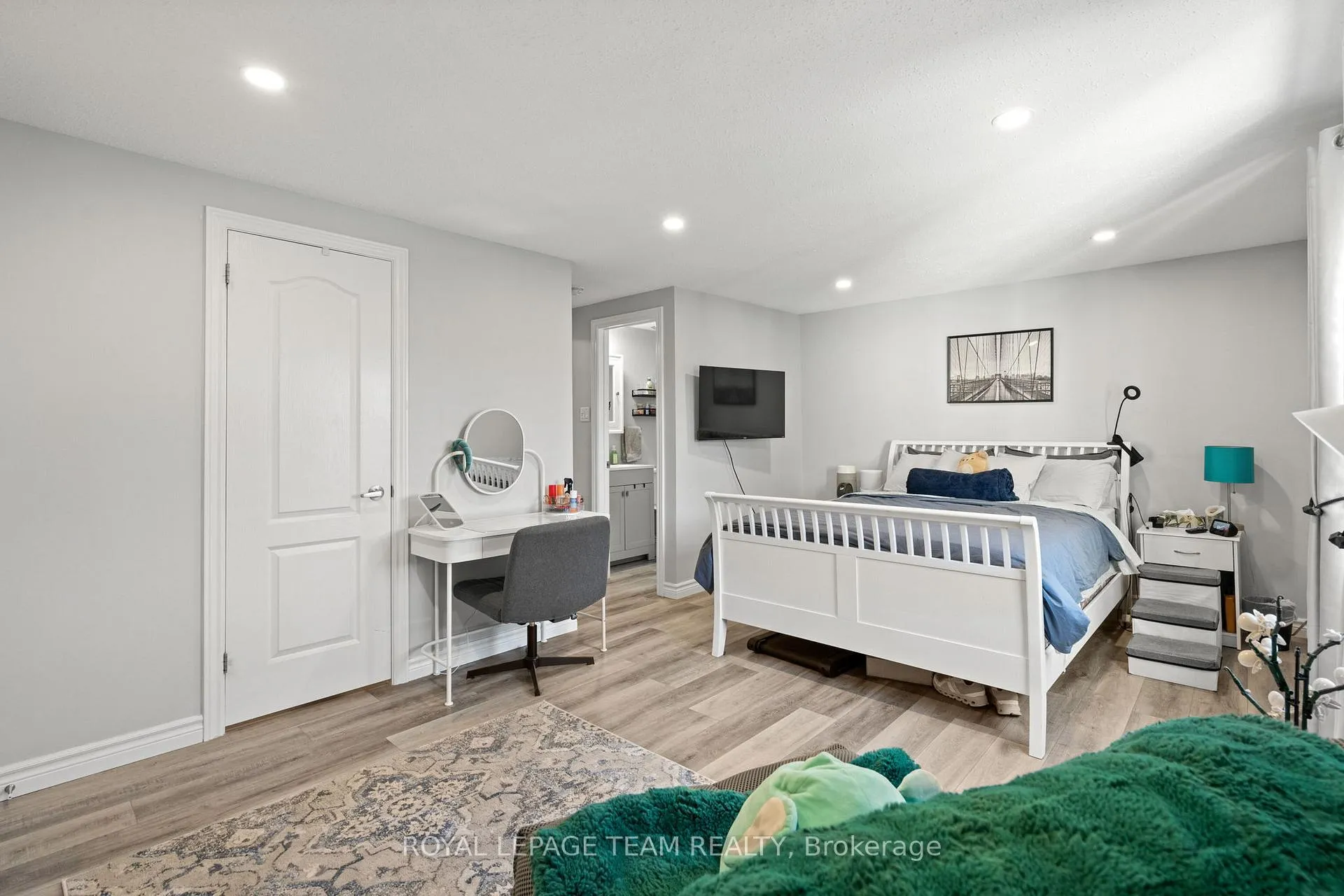 Photo 22 of 1578 Cheevers Crescent, Ottawa, Fallingbrook/Pineridge — HOMEH