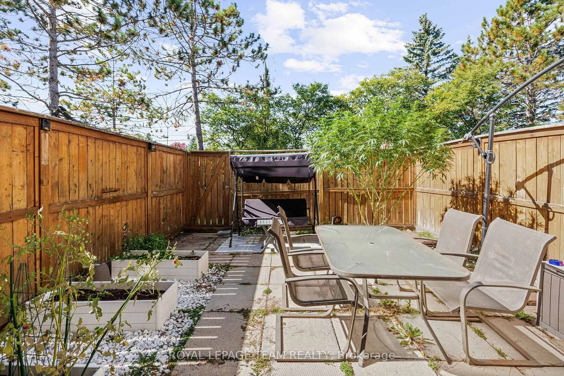Photo 36 of 1578 Cheevers Crescent, Ottawa, Fallingbrook/Pineridge — HOMEH
