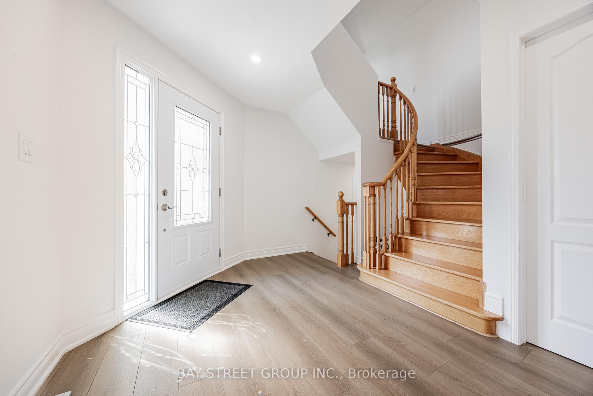 Photo 4 of 6 Bonnydon Crescent, Scarborough, Rouge — HOMEH