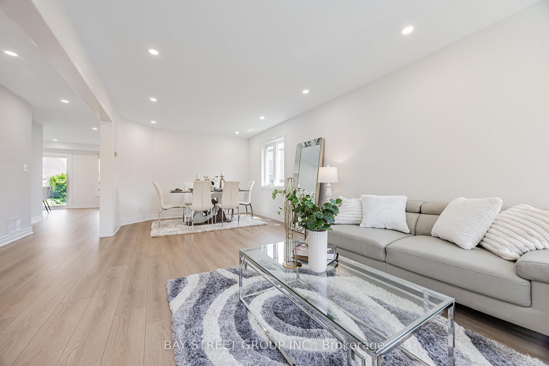 Photo 9 of 6 Bonnydon Crescent, Scarborough, Rouge — HOMEH