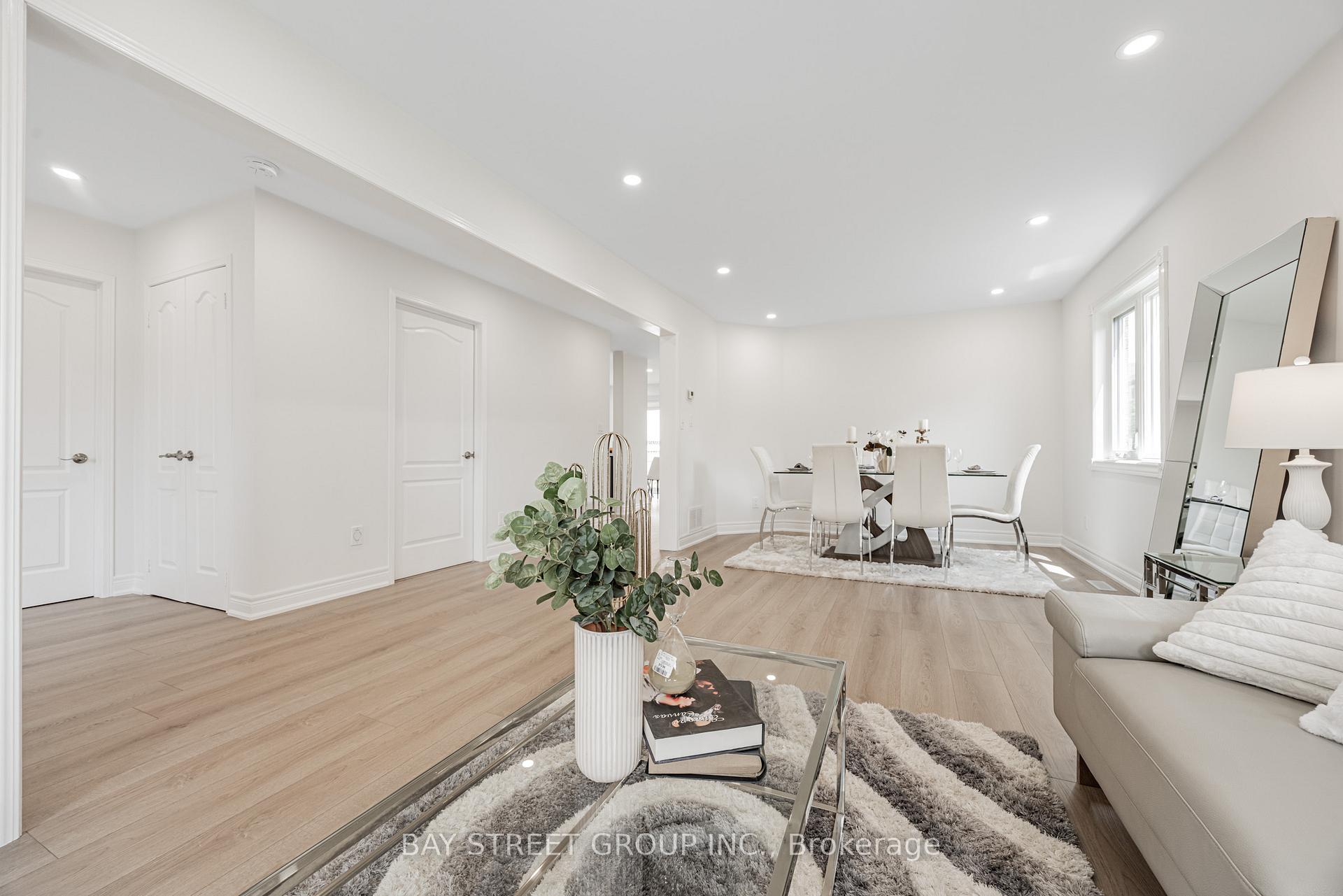 Photo 10 of 6 Bonnydon Crescent, Scarborough, Rouge — HOMEH