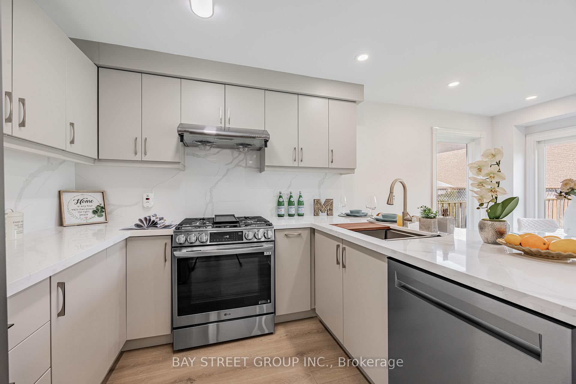 Photo 13 of 6 Bonnydon Crescent, Scarborough, Rouge — HOMEH