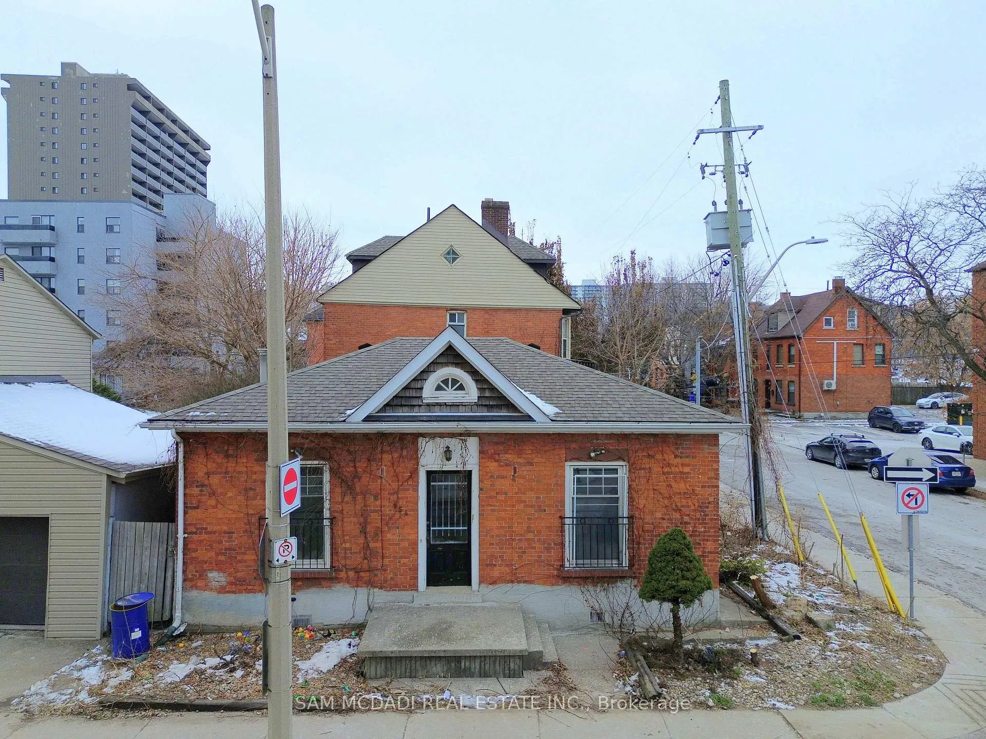 Photo 2 of 154 Jackson Street E, Hamilton, Corktown — HOMEH