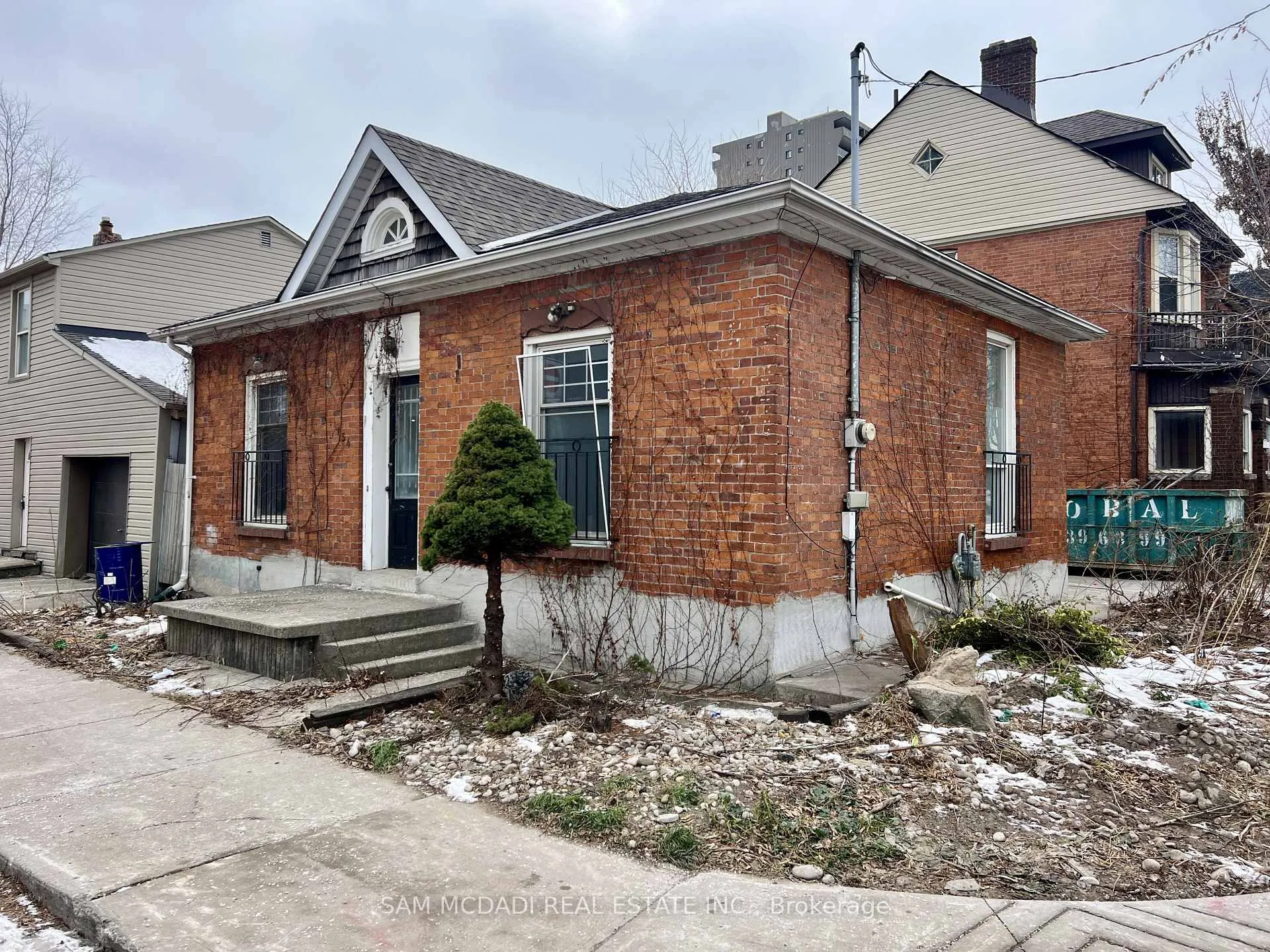 Photo 4 of 154 Jackson Street E, Hamilton, Corktown — HOMEH