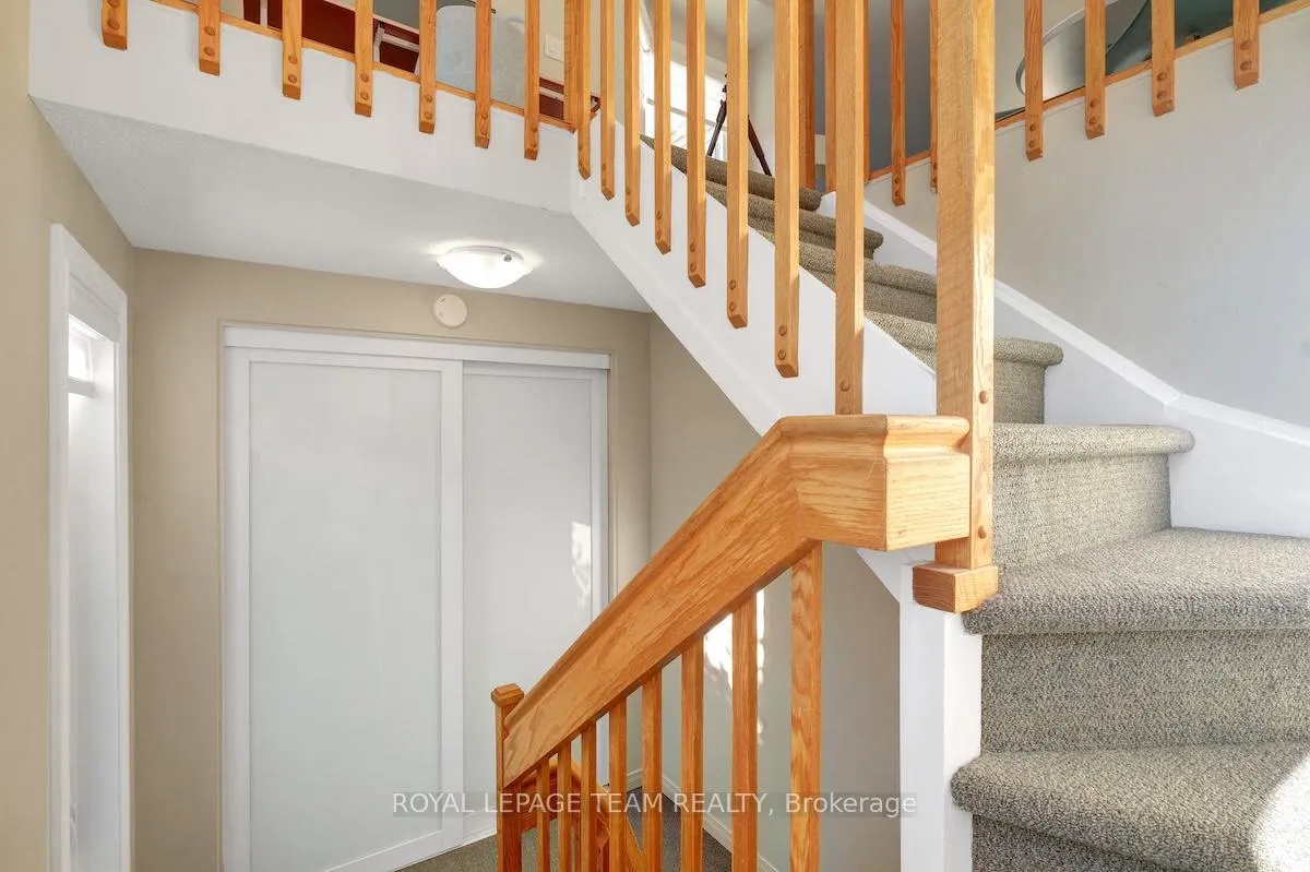 Photo 6 of Unit 2, 2 Stonebank Crescent, Ottawa, Westcliffe Estates — HOMEH