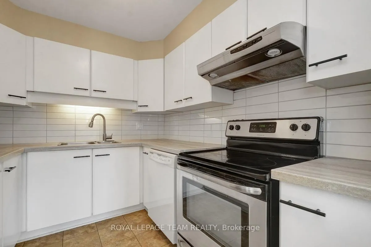 Photo 16 of Unit 2, 2 Stonebank Crescent, Ottawa, Westcliffe Estates — HOMEH