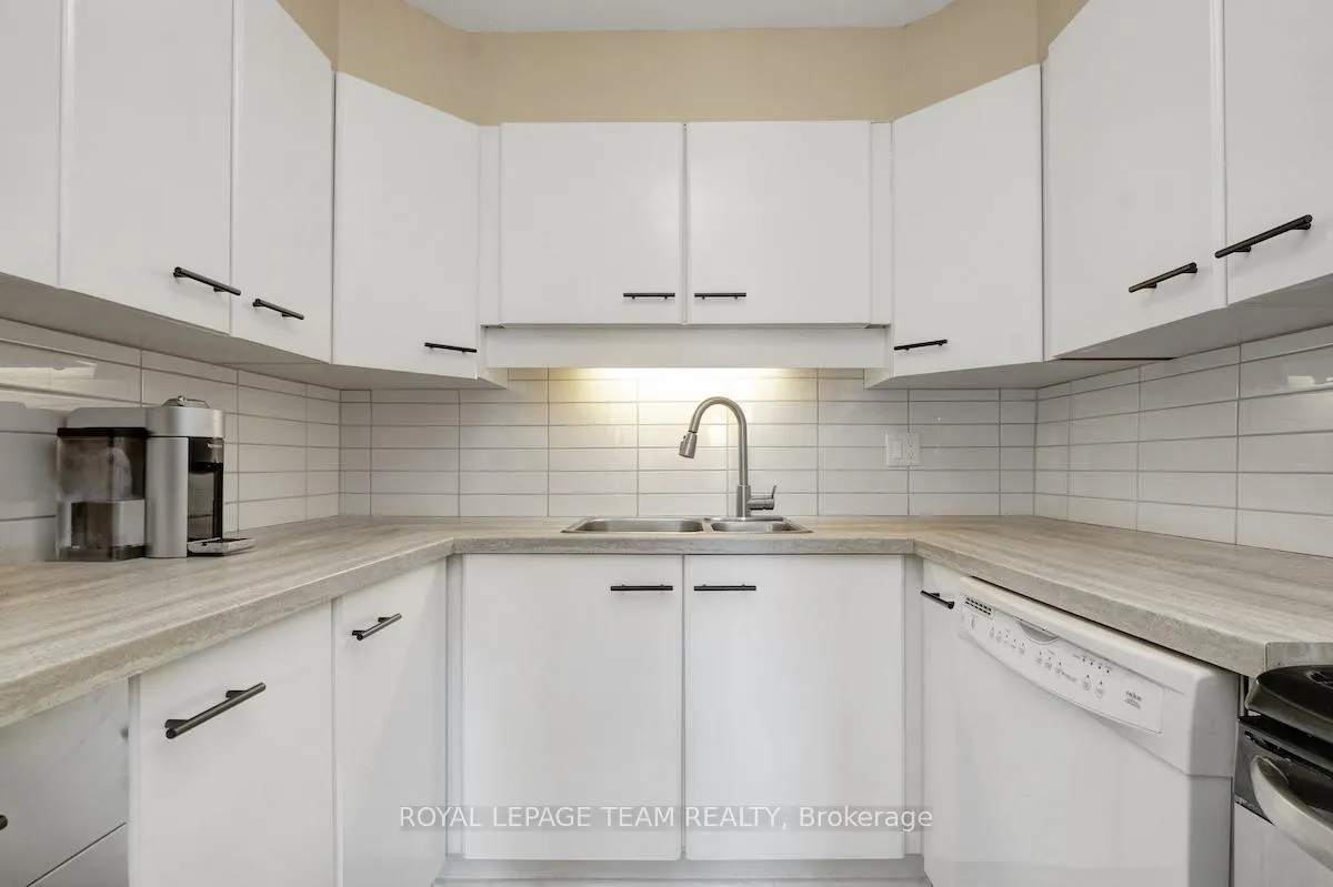 Photo 17 of Unit 2, 2 Stonebank Crescent, Ottawa, Westcliffe Estates — HOMEH