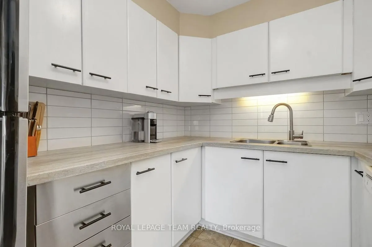 Photo 18 of Unit 2, 2 Stonebank Crescent, Ottawa, Westcliffe Estates — HOMEH