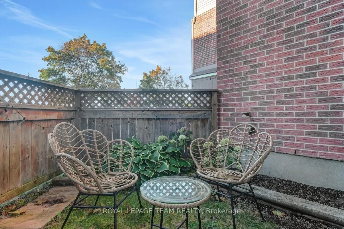Photo 28 of Unit 2, 2 Stonebank Crescent, Ottawa, Westcliffe Estates — HOMEH