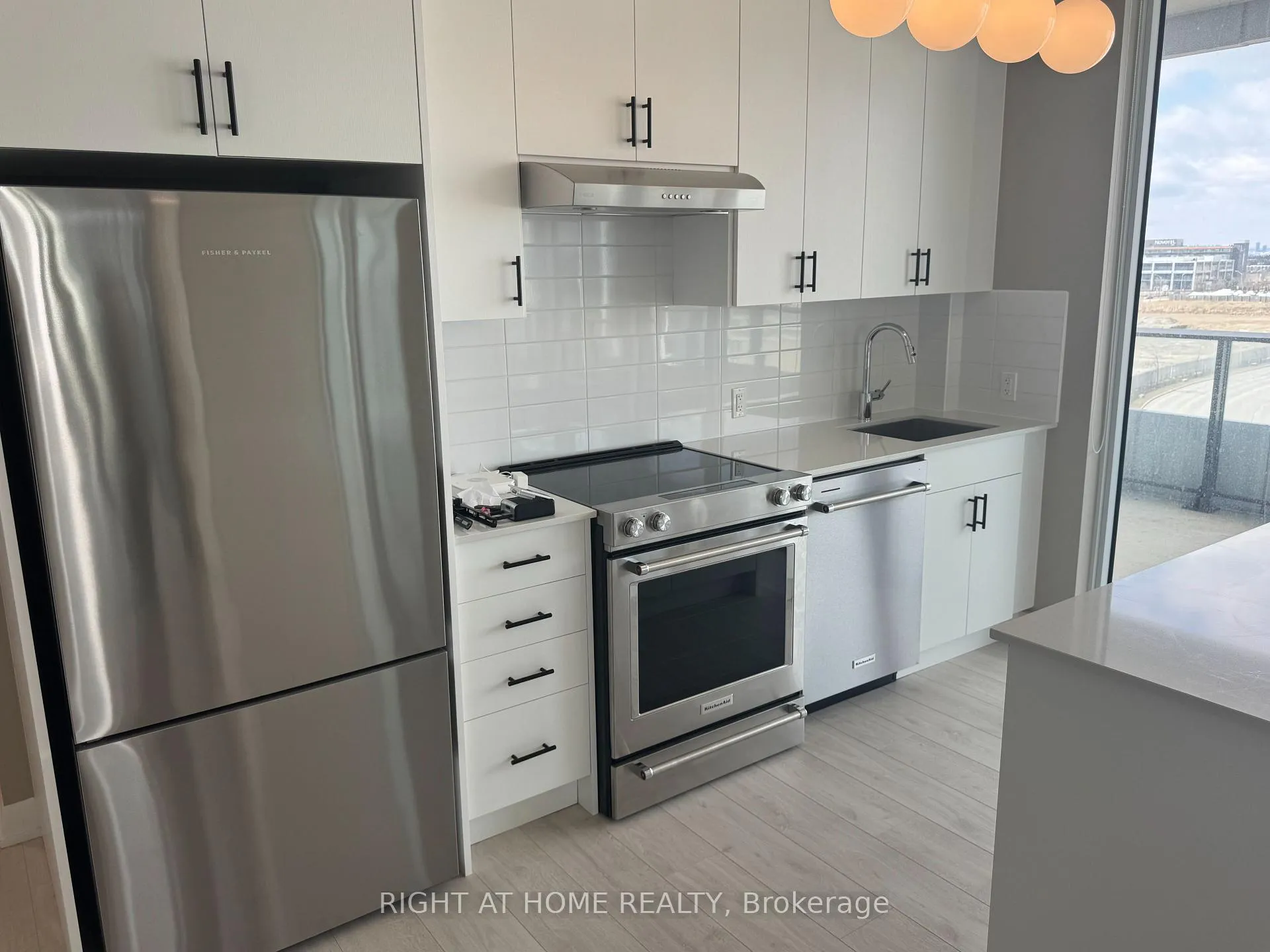 Photo 4 of Unit 529, 8960 Jane Street, Vaughan, Vellore Village — HOMEH