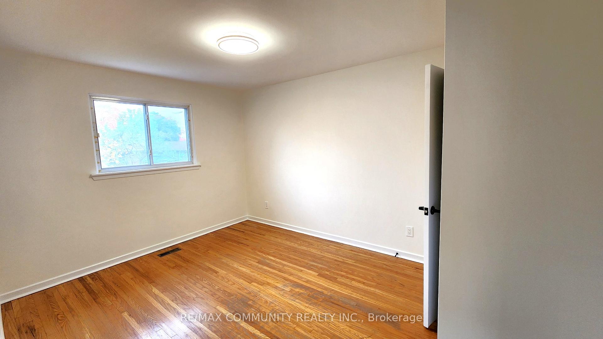 Photo 12 of Unit Main, 19 Purpledusk Trail, Scarborough, Morningside — HOMEH