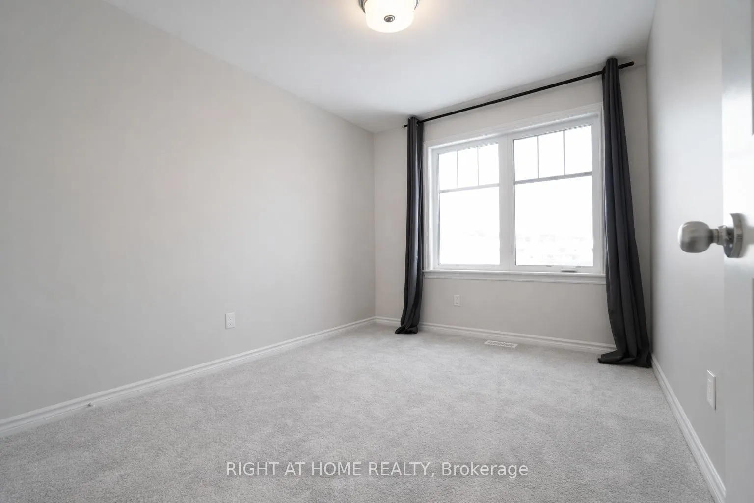 Photo 8 of 527 Sonmarg Crescent, Ottawa, Barrhaven - Half Moon Bay — HOMEH