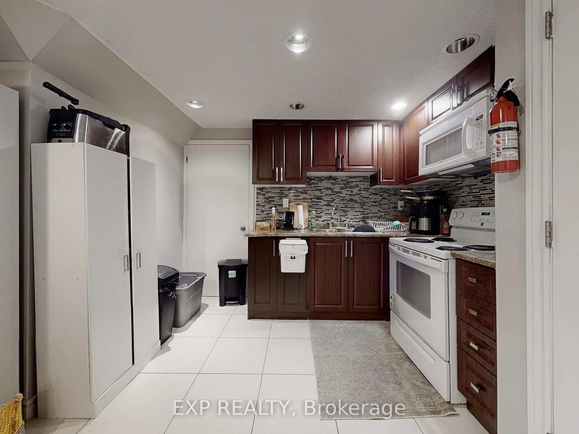 Photo 2 of 19 Kenscott Road, Scarborough, Rouge — HOMEH