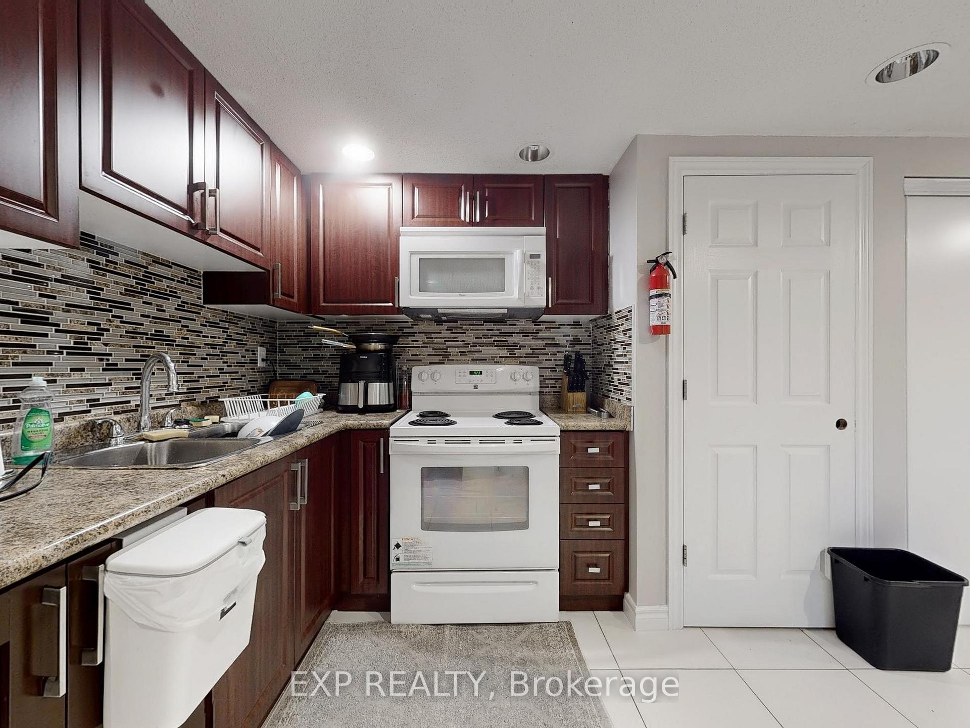 Photo 3 of 19 Kenscott Road, Scarborough, Rouge — HOMEH