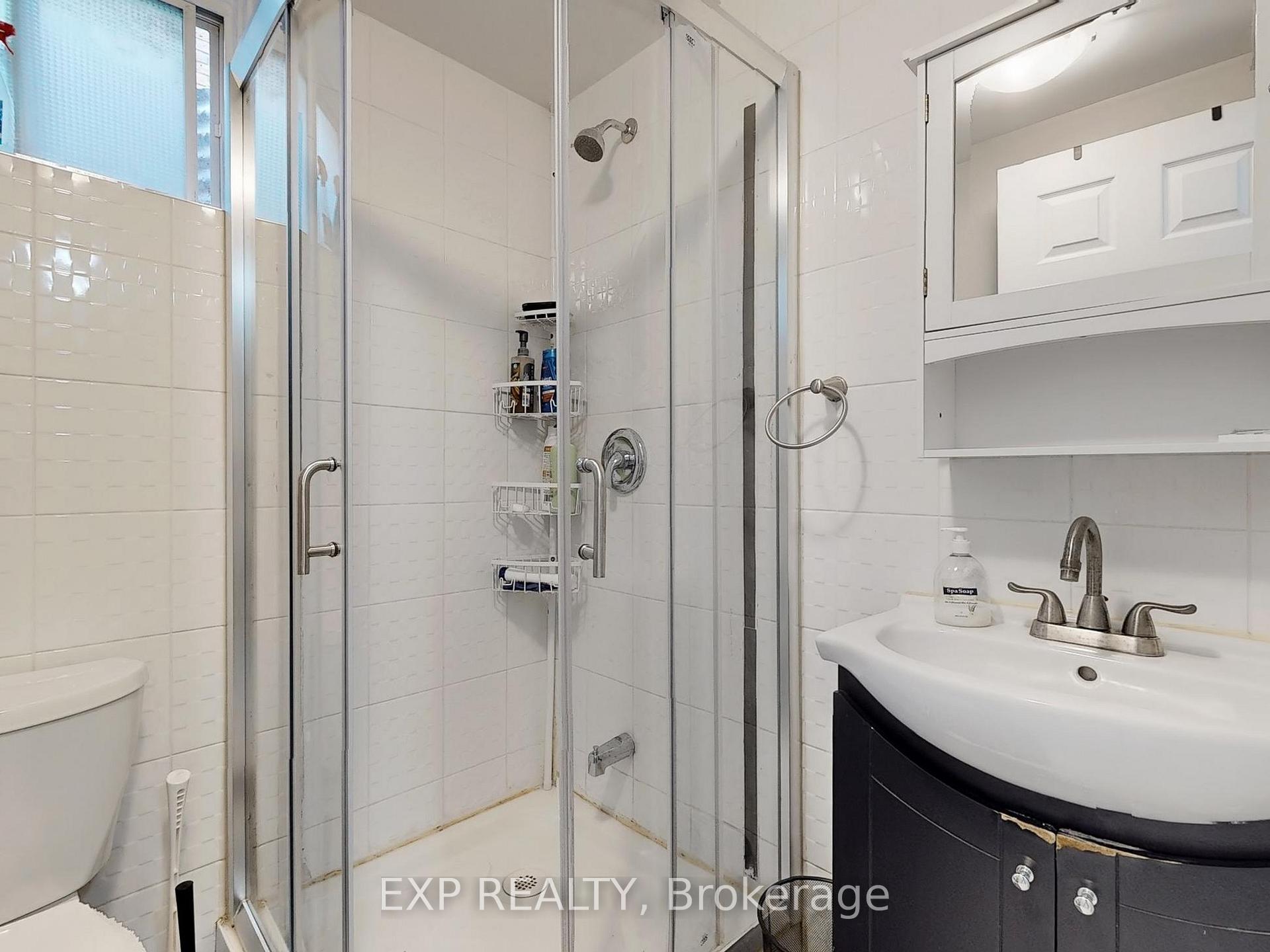 Photo 5 of 19 Kenscott Road, Scarborough, Rouge — HOMEH