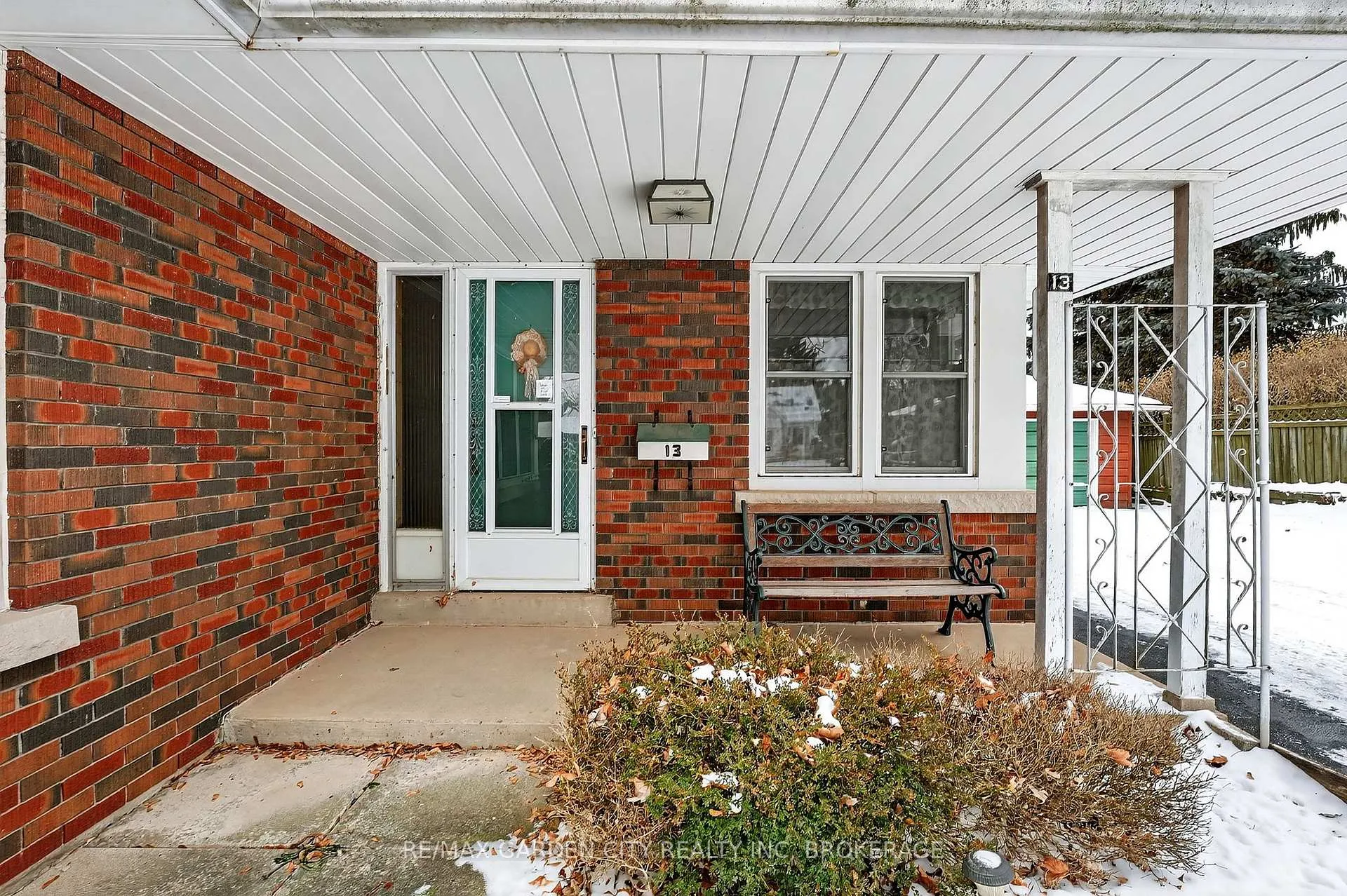 Photo 3 of 13 Chestnut Street, Pelham, Fonthill — HOMEH