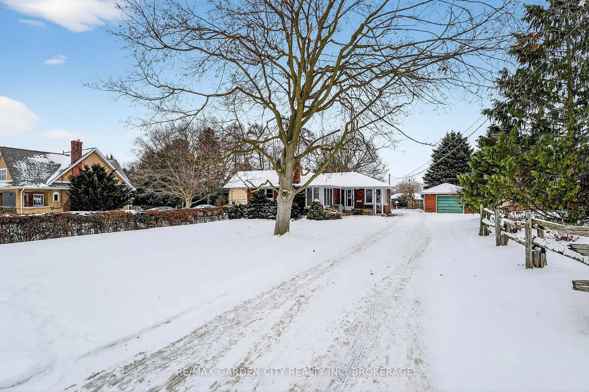 Photo 4 of 13 Chestnut Street, Pelham, Fonthill — HOMEH