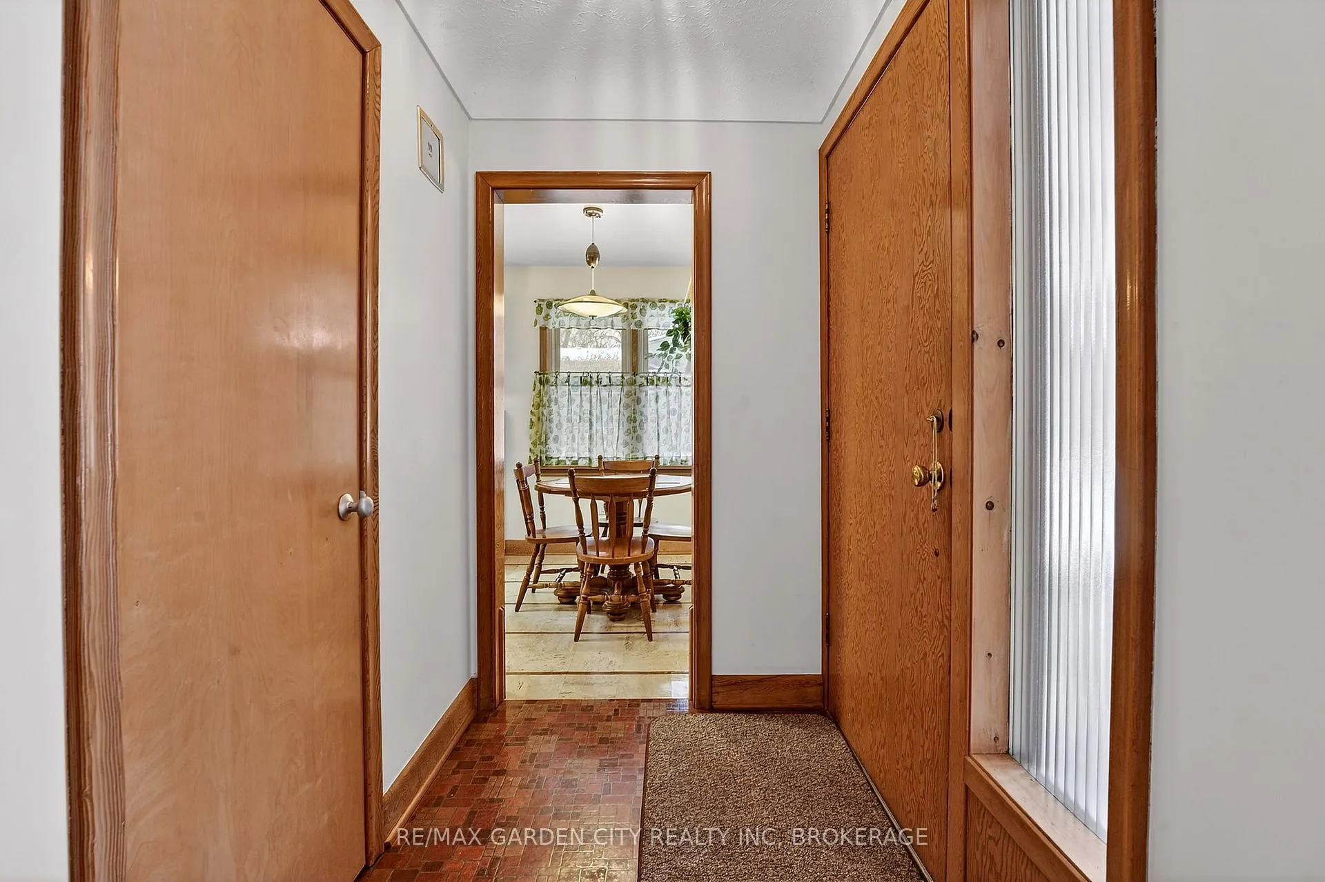Photo 5 of 13 Chestnut Street, Pelham, Fonthill — HOMEH