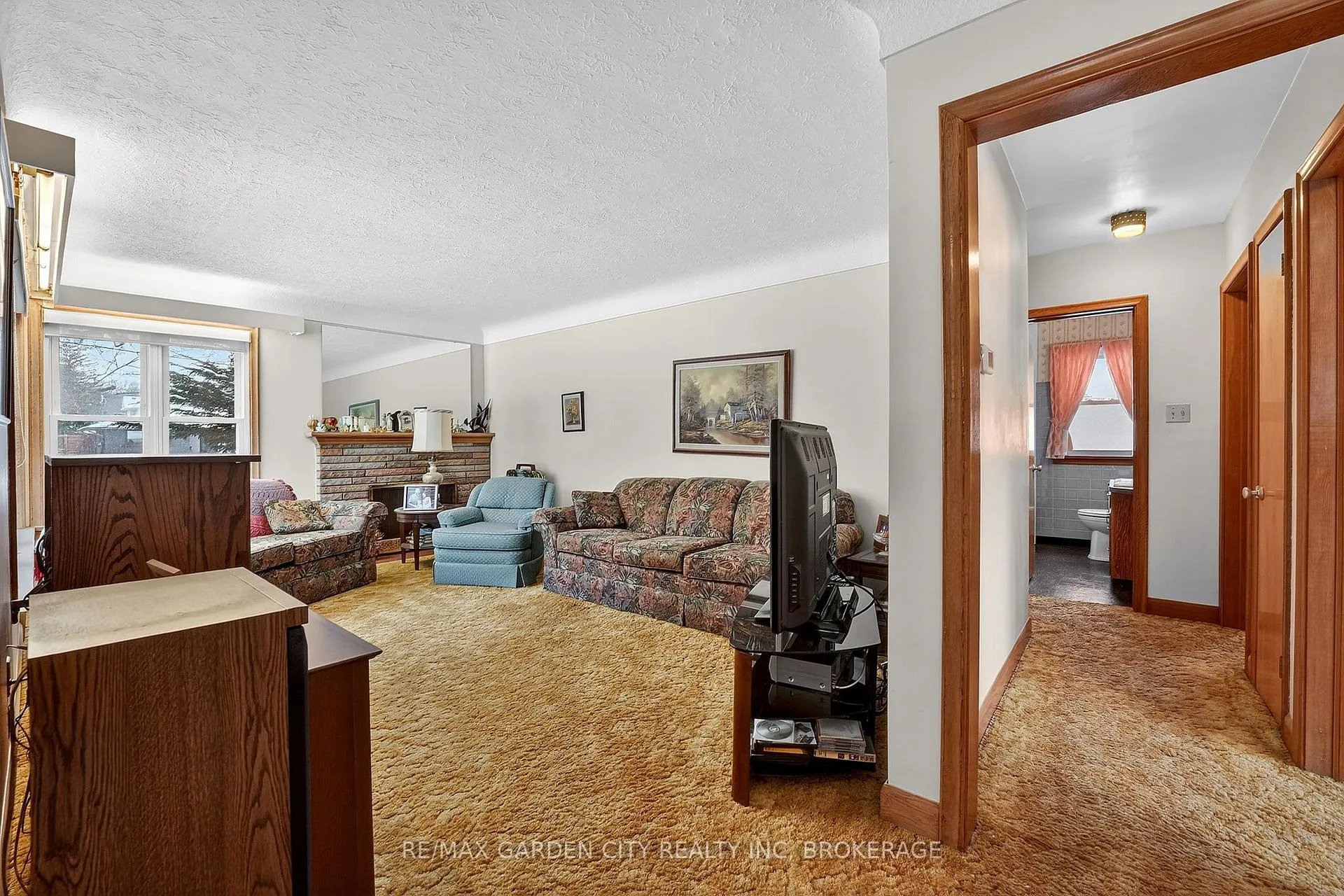 Photo 6 of 13 Chestnut Street, Pelham, Fonthill — HOMEH