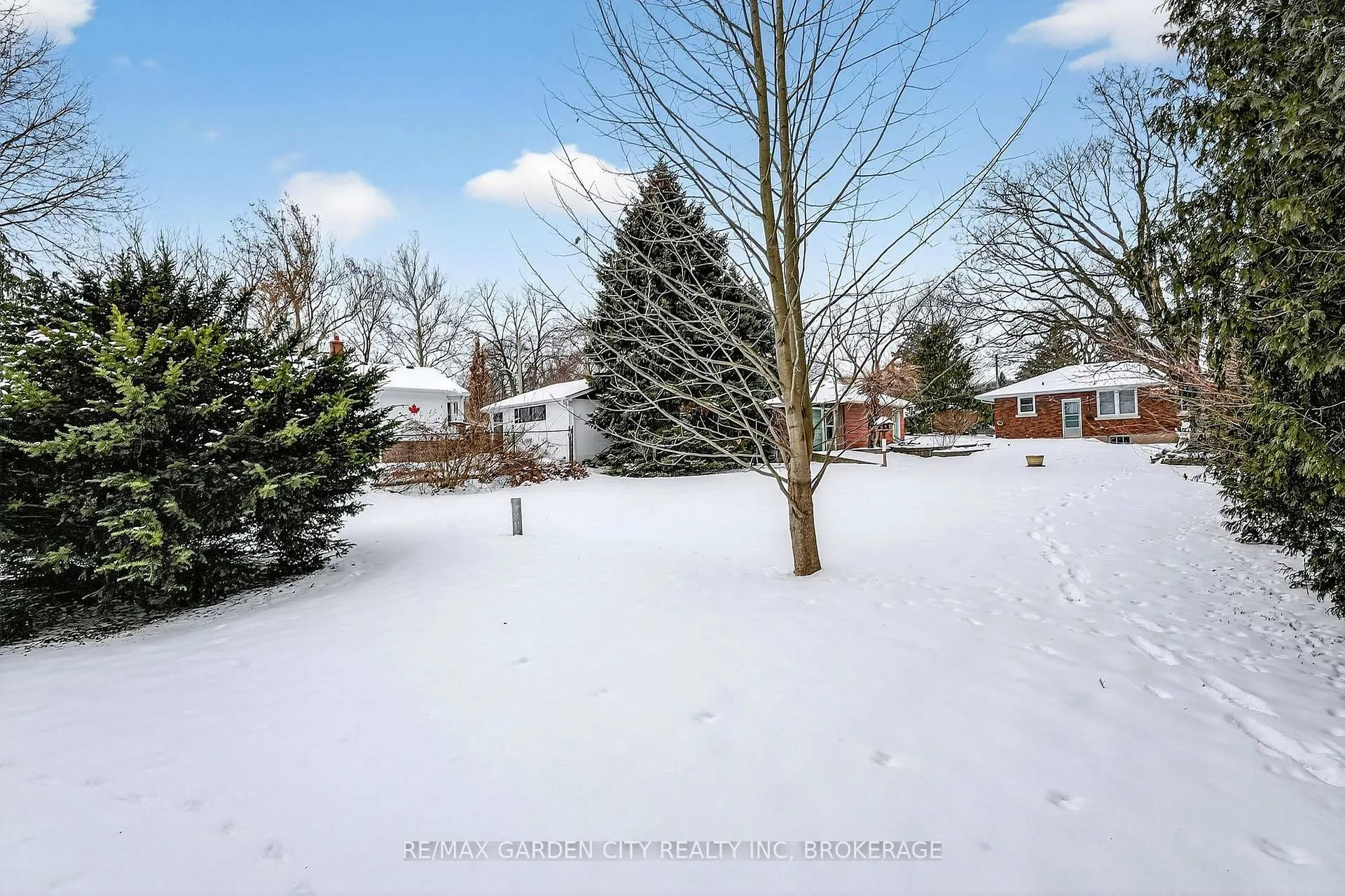 Photo 35 of 13 Chestnut Street, Pelham, Fonthill — HOMEH