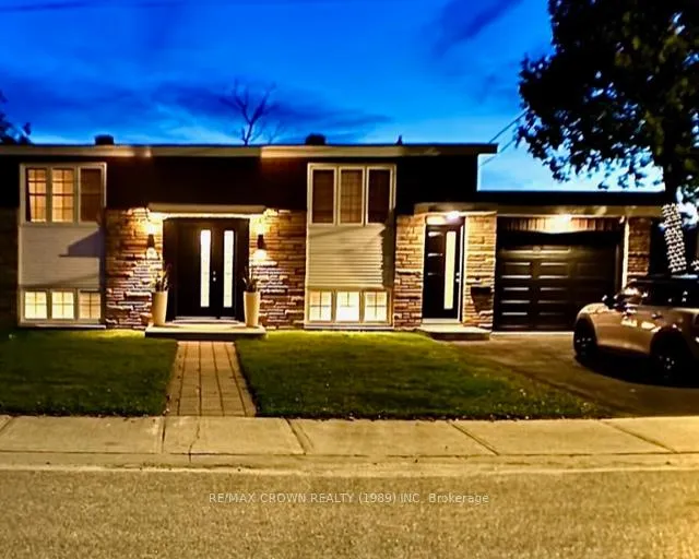 Photo 1 of 17 A Park Crescent, Kapuskasing — HOMEH