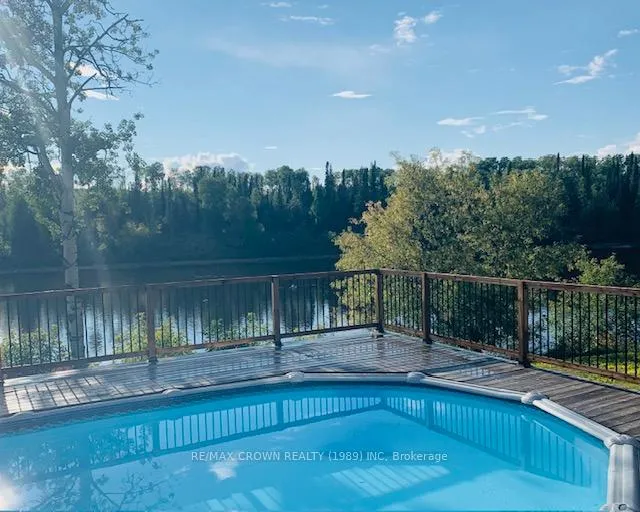 Photo 4 of 17 A Park Crescent, Kapuskasing — HOMEH