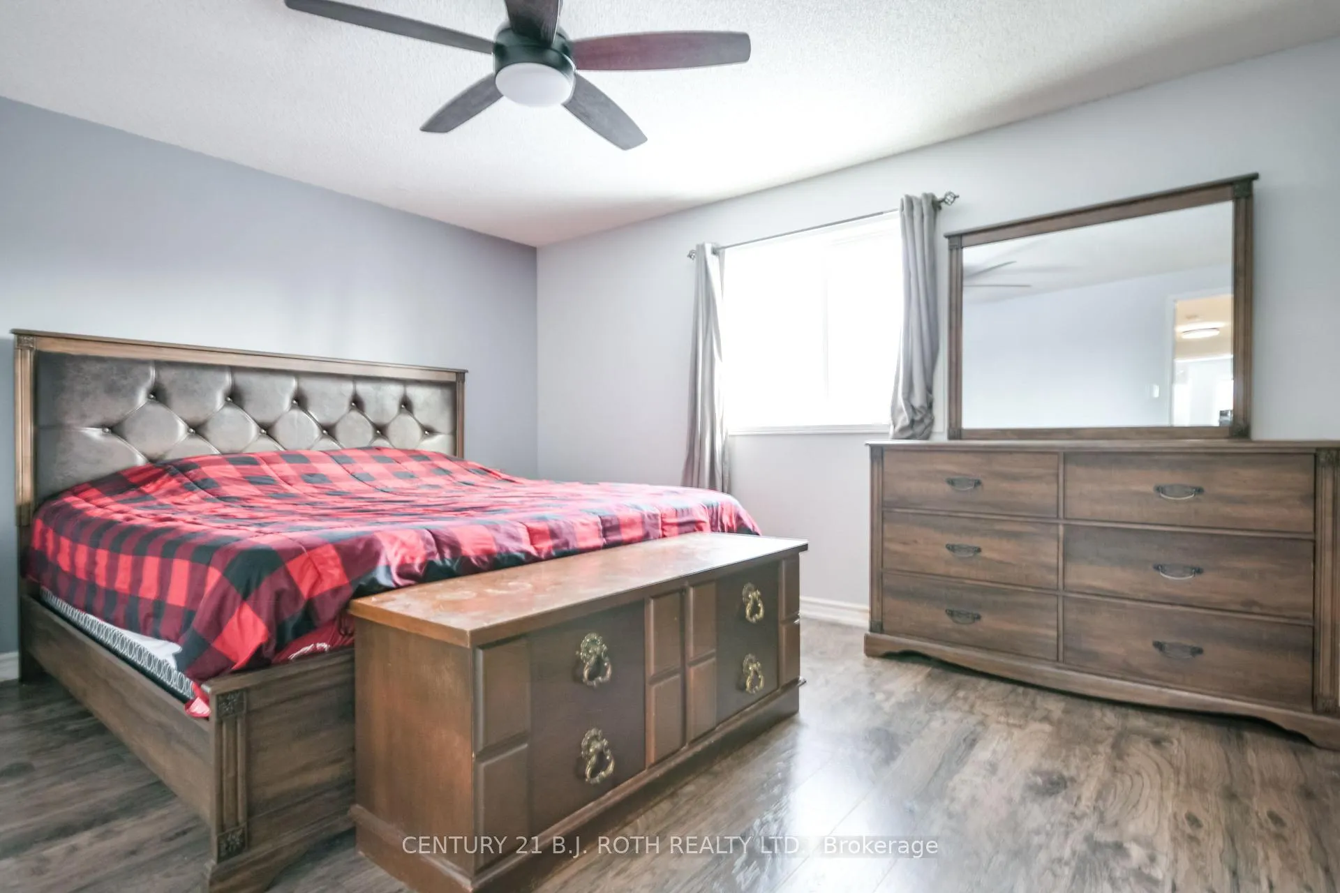 Photo 12 of 5 Black Cherry Crescent, Barrie, Holly — HOMEH