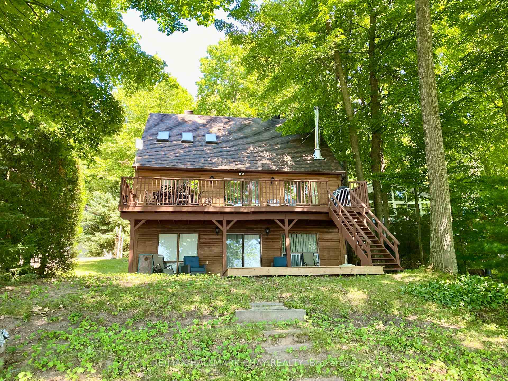 Front of 176 Farlain Lake Road E