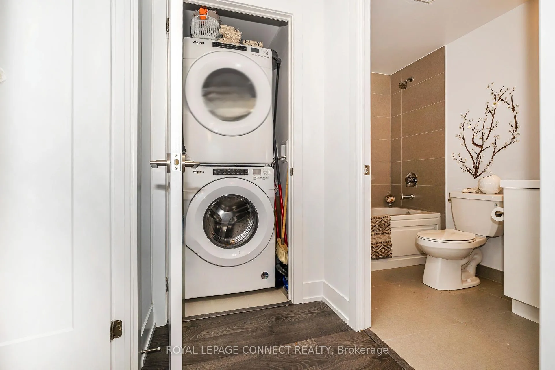 Photo 8 of Unit 718, 2550 Simcoe Street N, Oshawa, Windfields — HOMEH