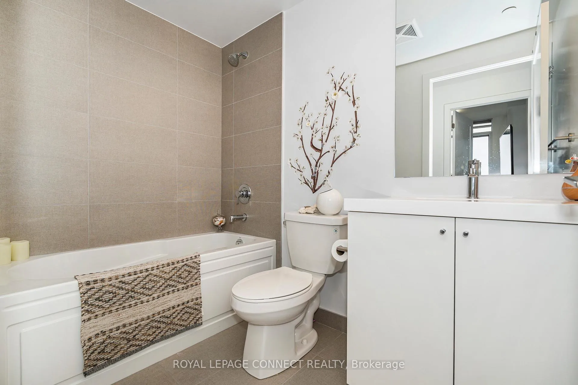 Photo 21 of Unit 718, 2550 Simcoe Street N, Oshawa, Windfields — HOMEH